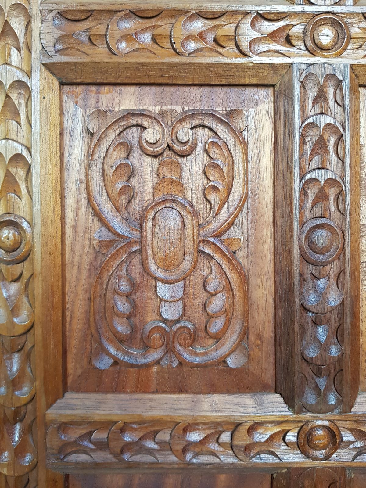 Paravent vintage antiques en bois massif scultpé