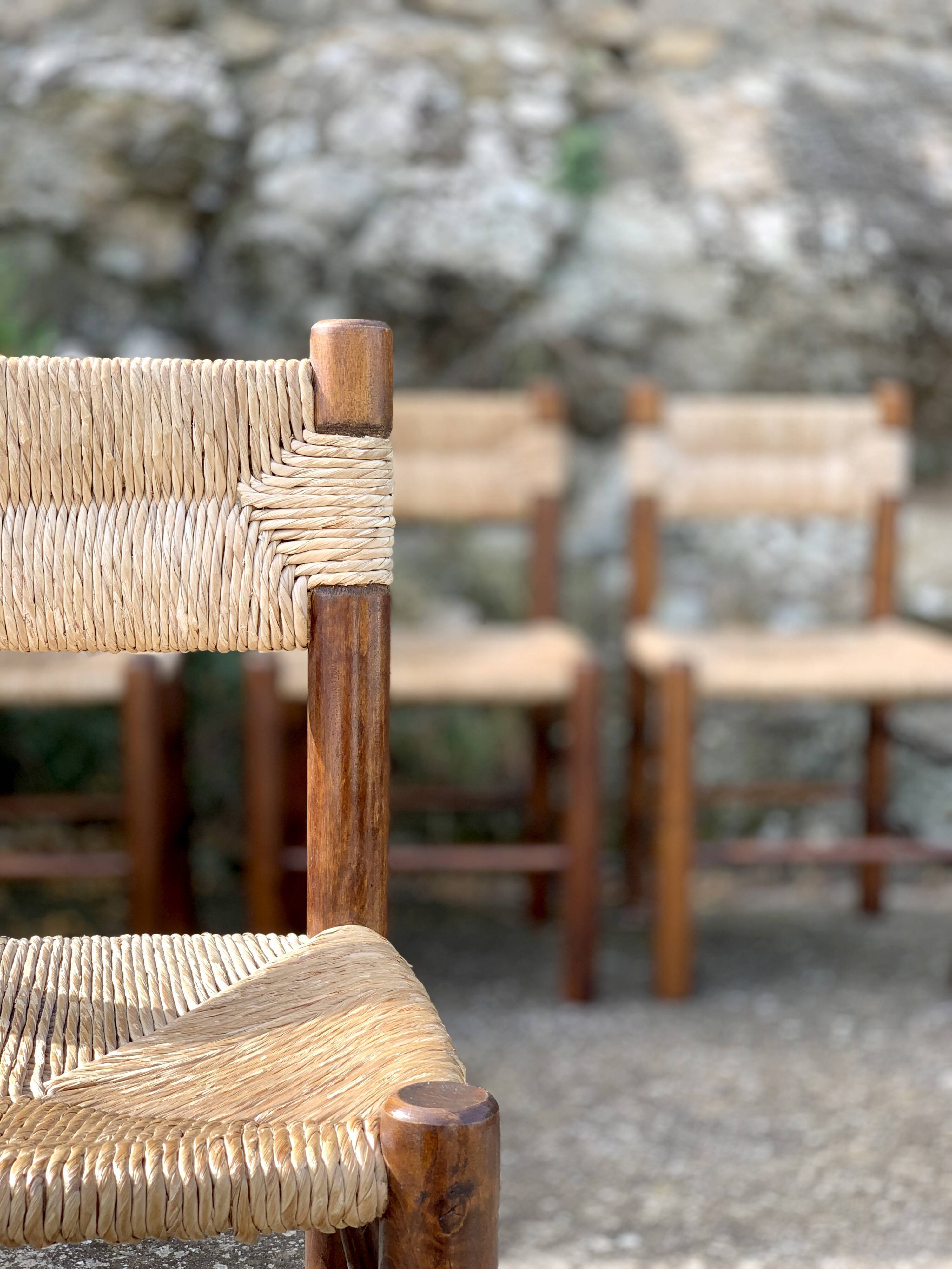 Série de 4 chaises modèle "Dordogne" éditées par Sentou
