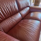 3-seater full-grain leather sofa – Classic design – Burgundy color