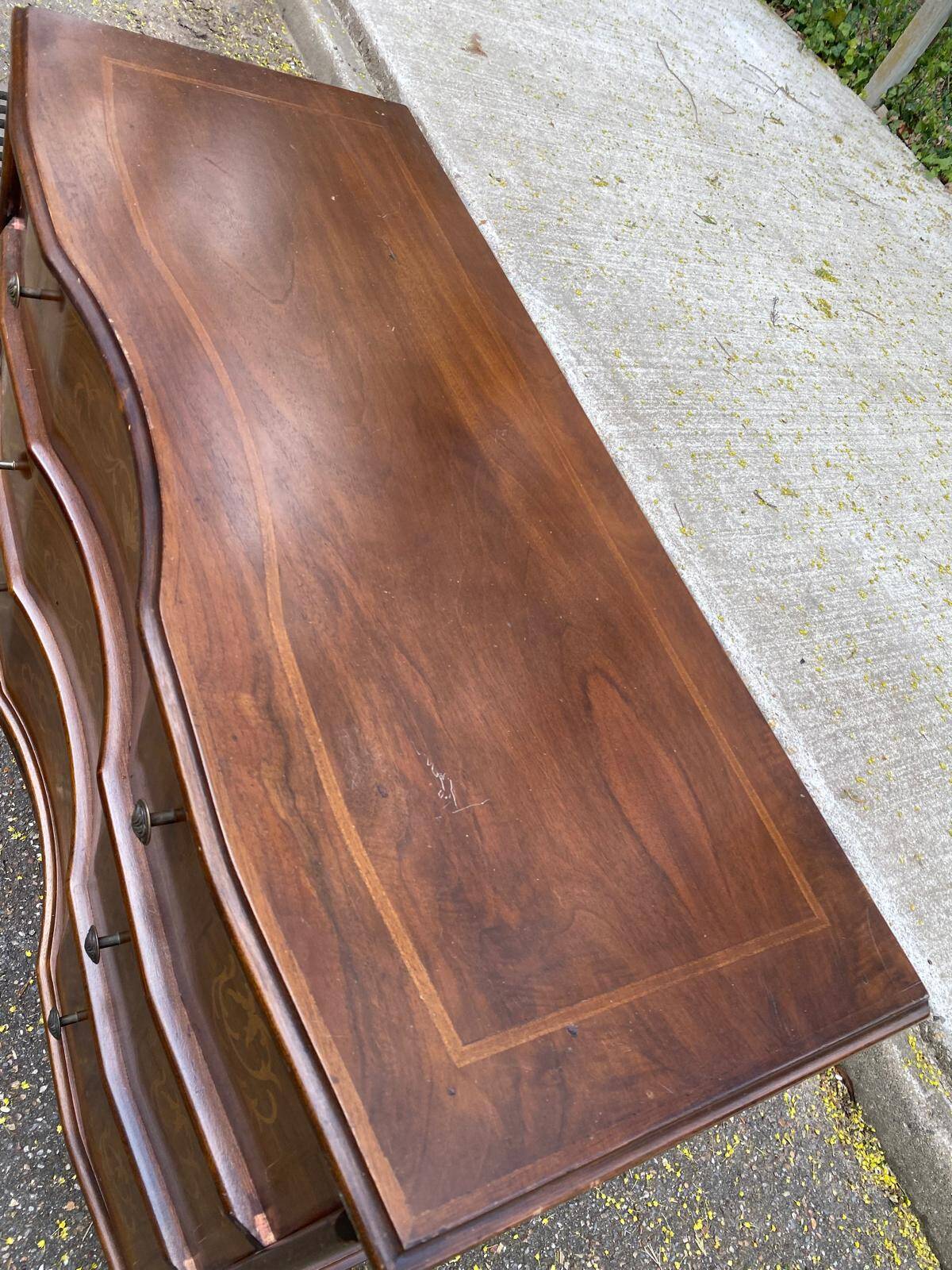 Commode chinoise vintage en bois avec décoration