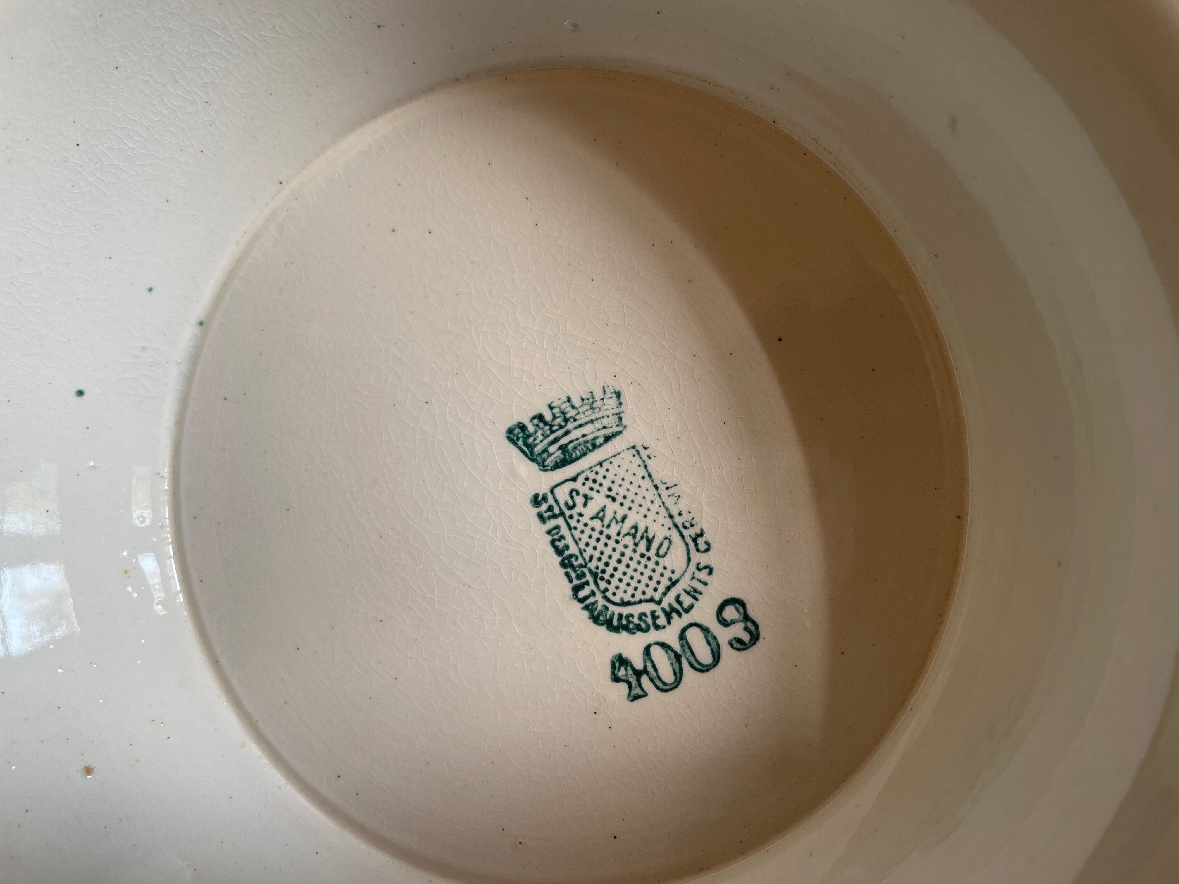 Plate on pedestal Saint-Amand