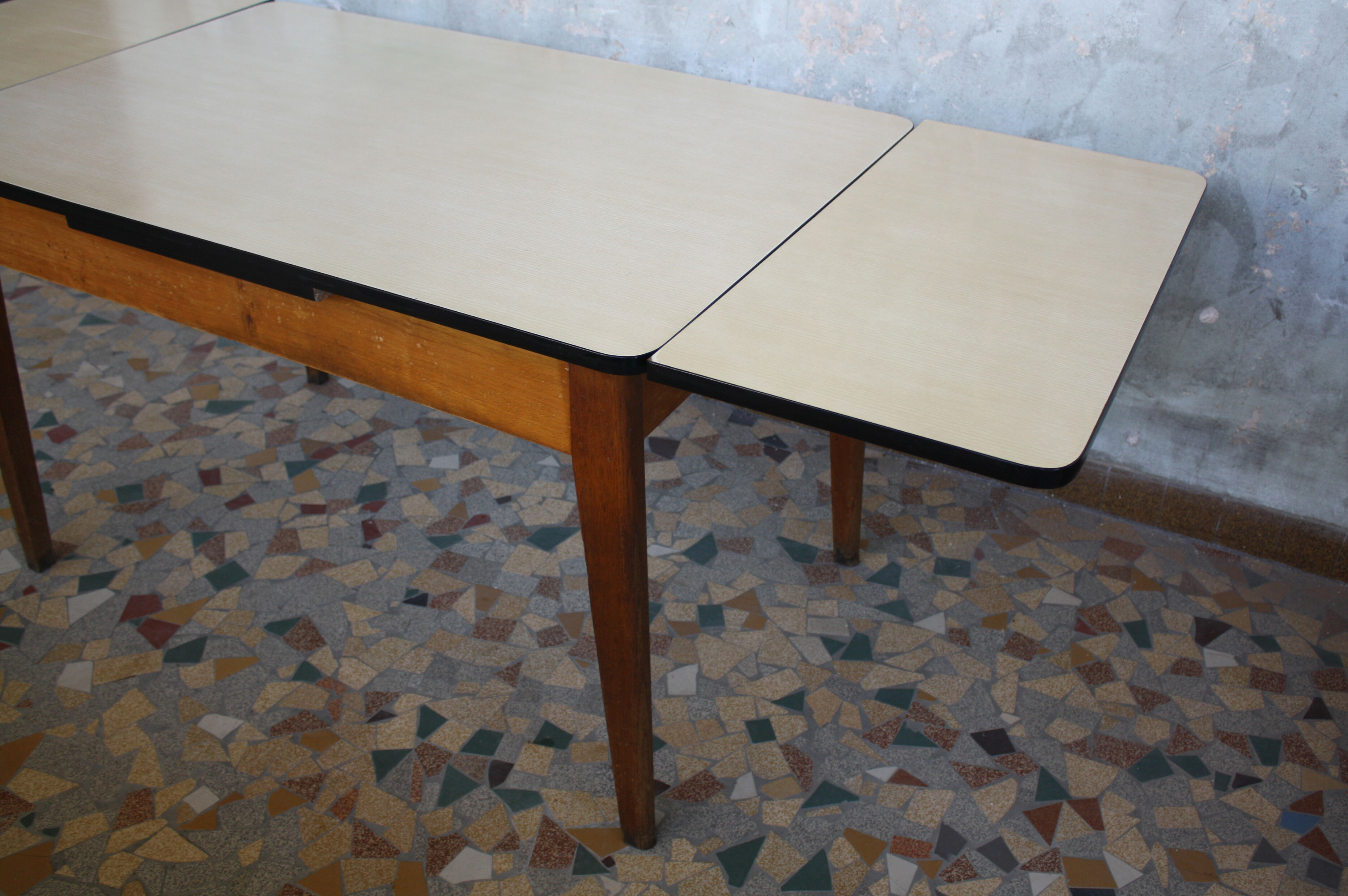Table vintage formica and wood