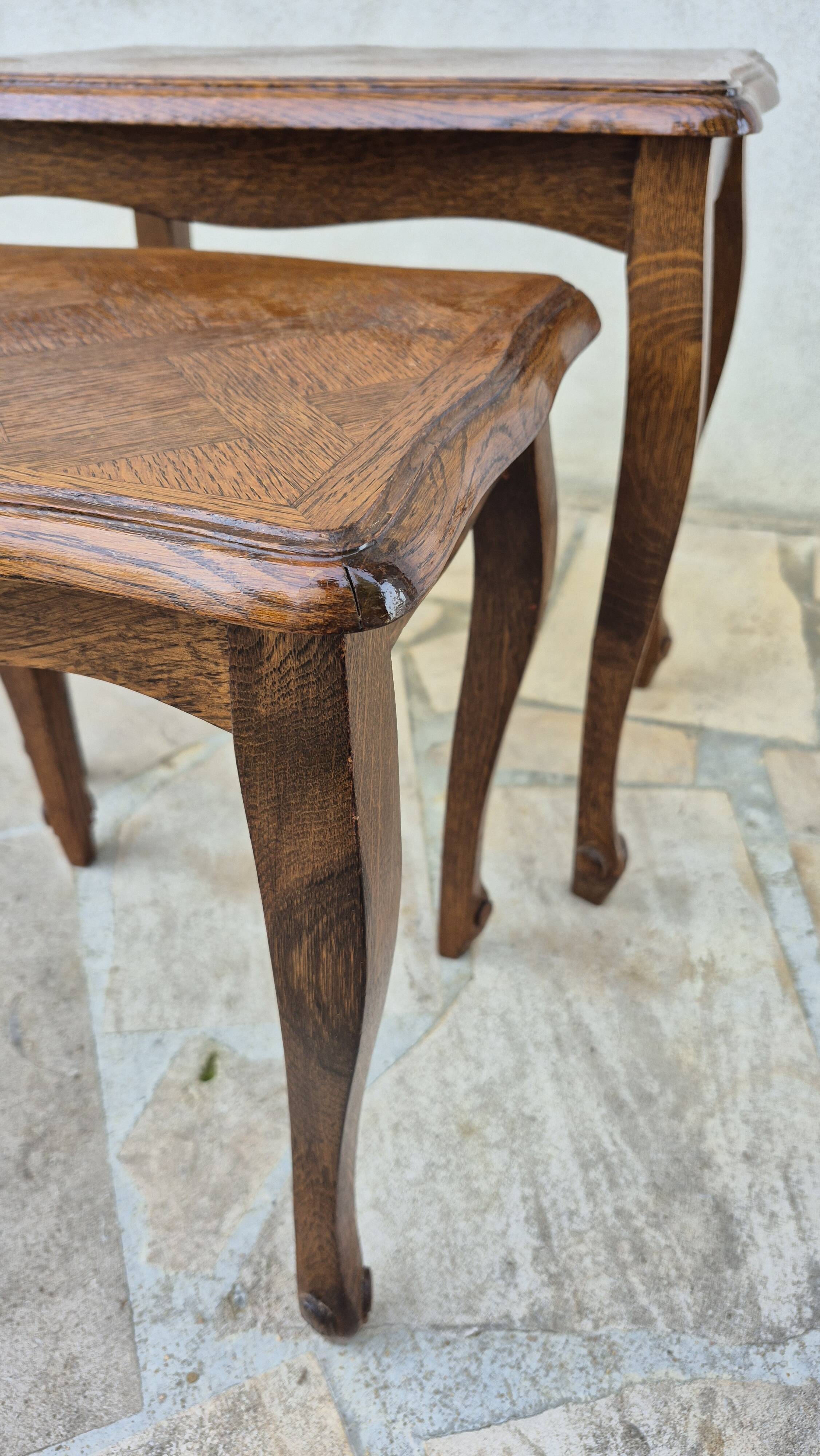 2 nesting tables in solid wood in Louis XV style