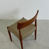 Danish MidCentury Dining Chair Model 142 by Bernt Petersen, 1960