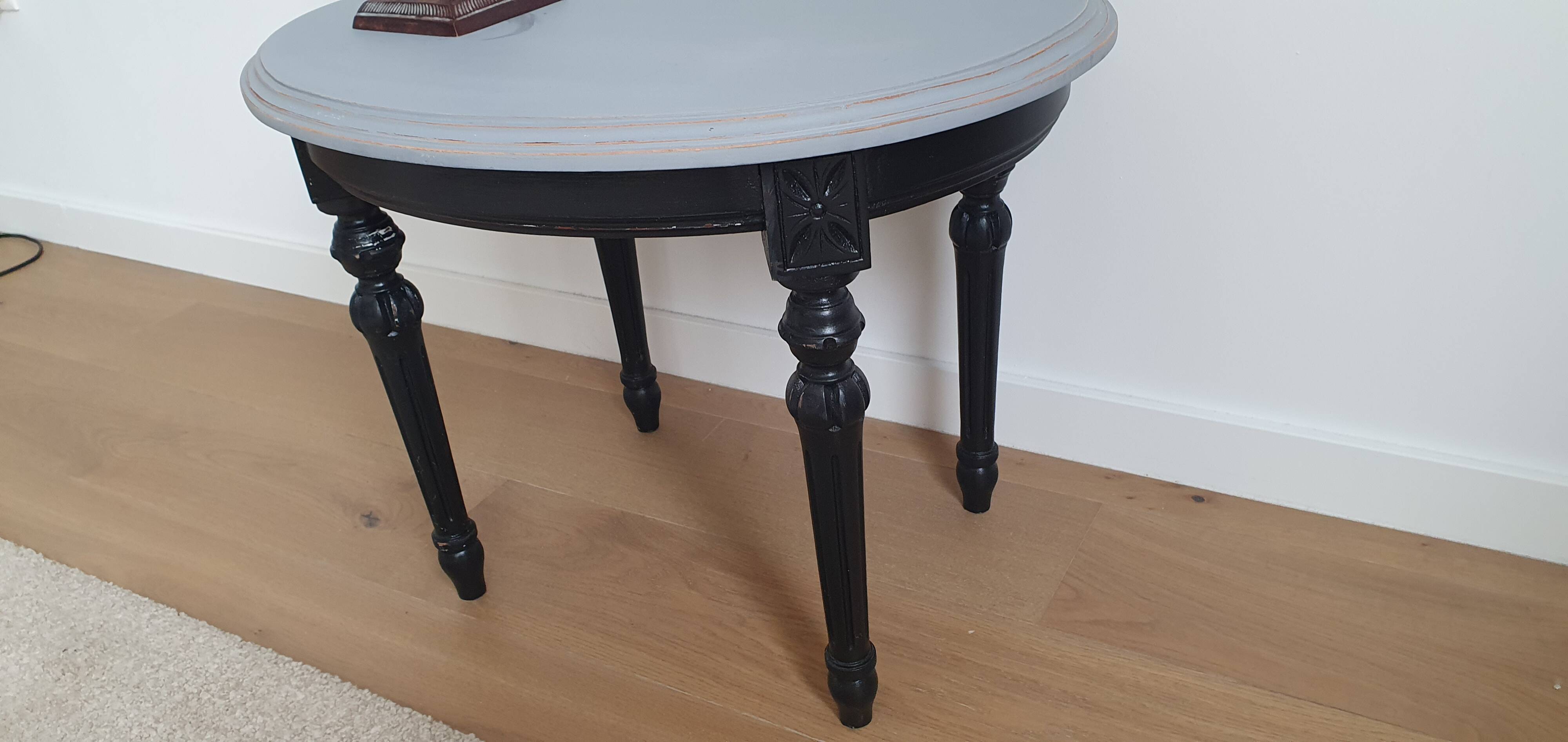 Table basse style Louis XVI