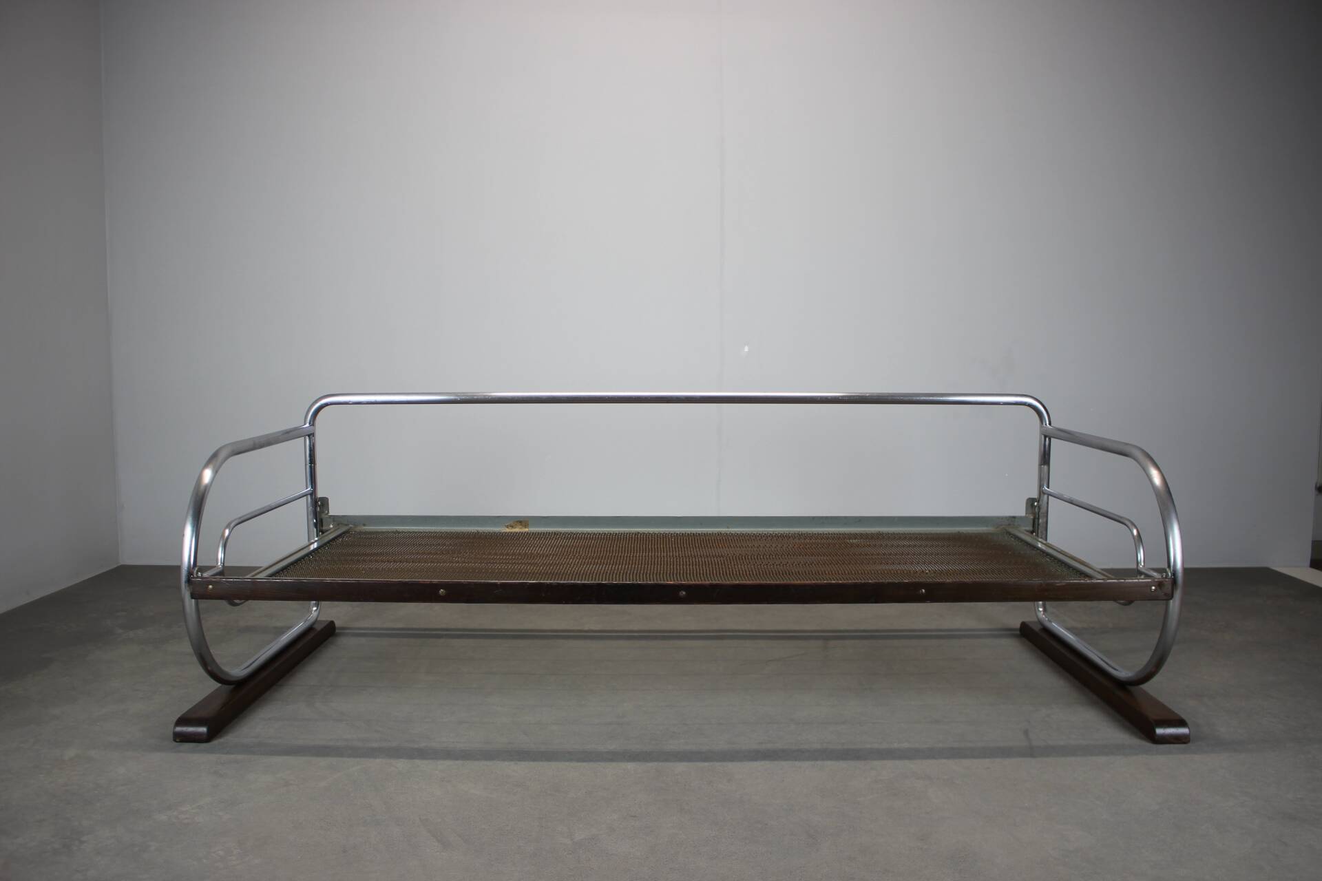 Three-seater tubular canapé Bauhaus by Slezák, Czechoslovakia, 1930s