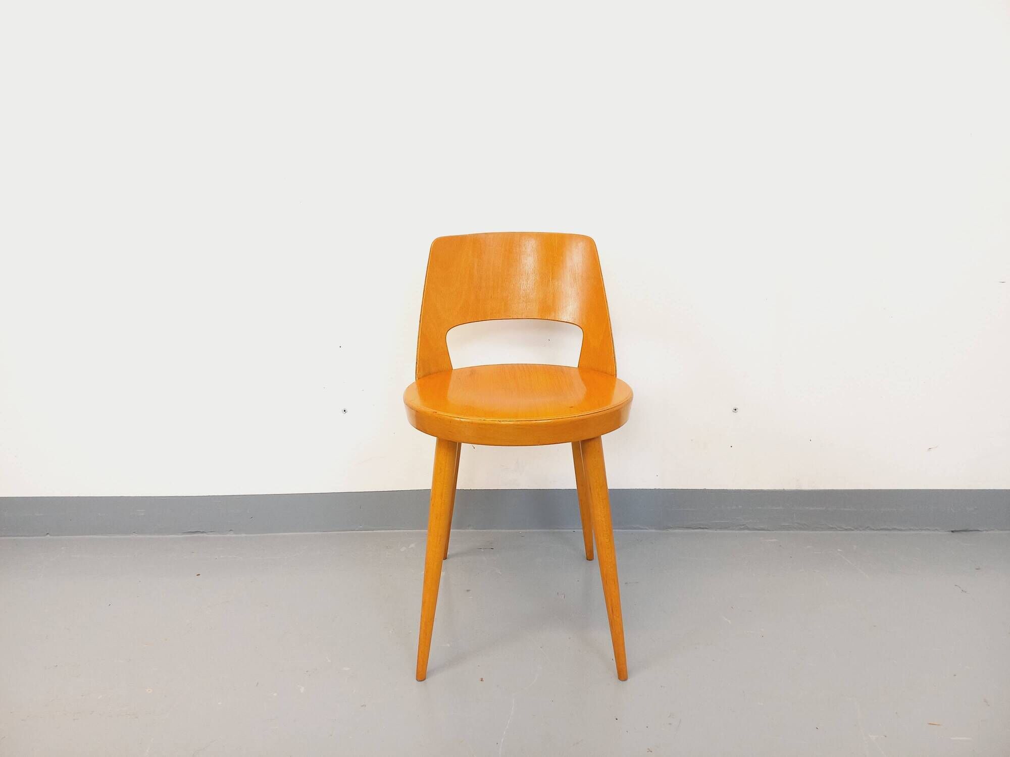 Chaise Mondor vintage de marque Baumann en bois des années 60
