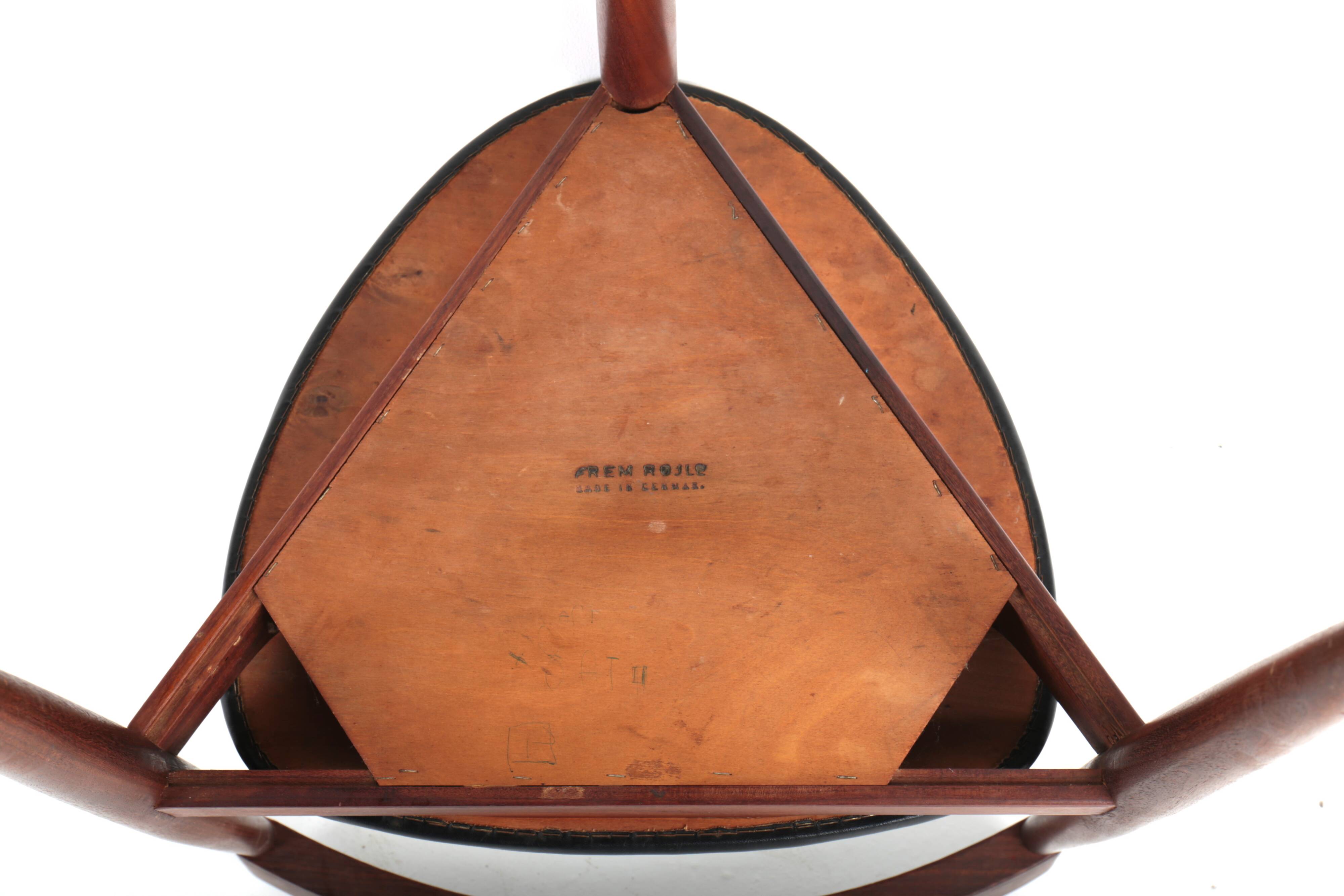 Pair of "Roundette" chairs by Hans Olsen for Frem Rolje, Denmark