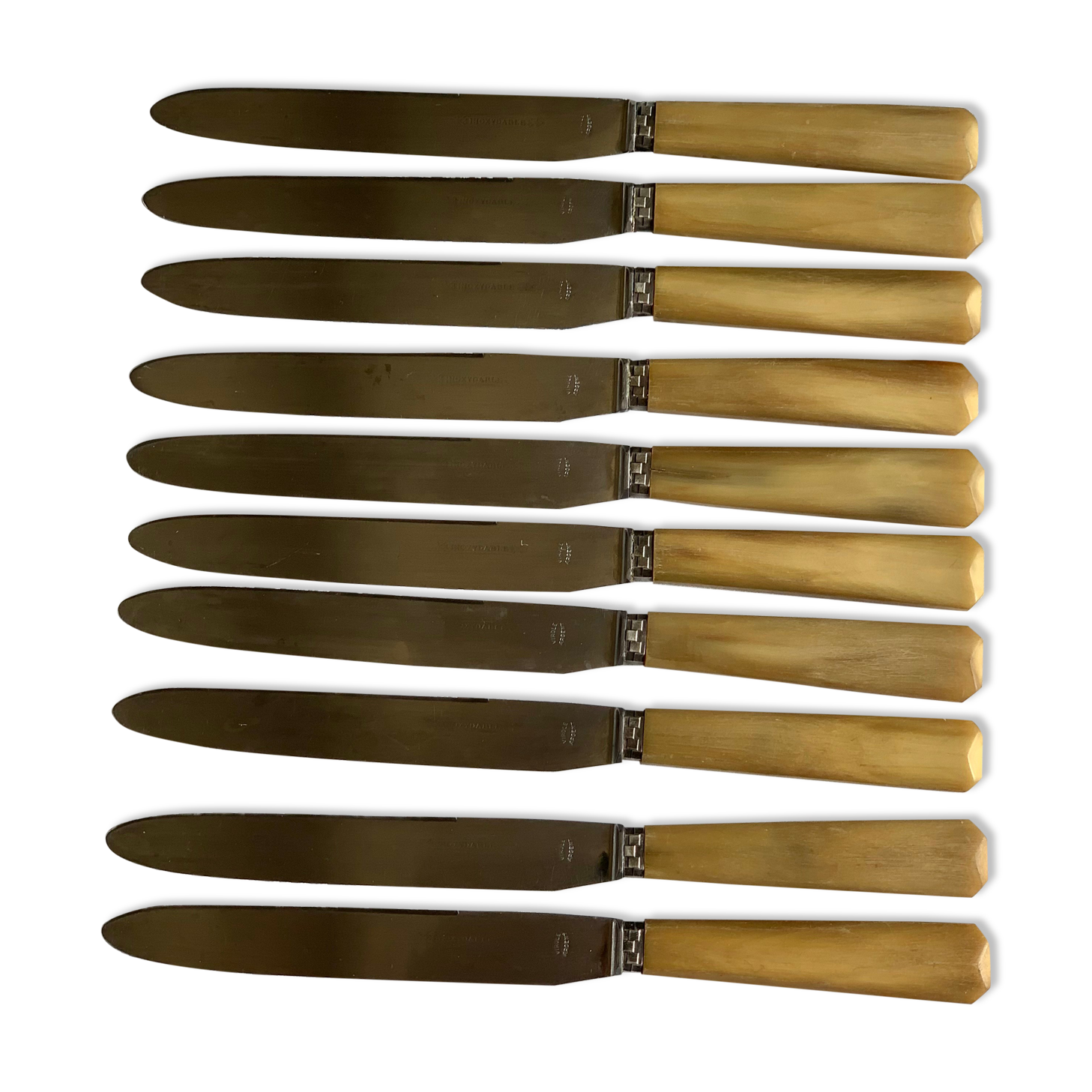 Set of 11 old table knives, horn handle, stainless blade and silver ferrule