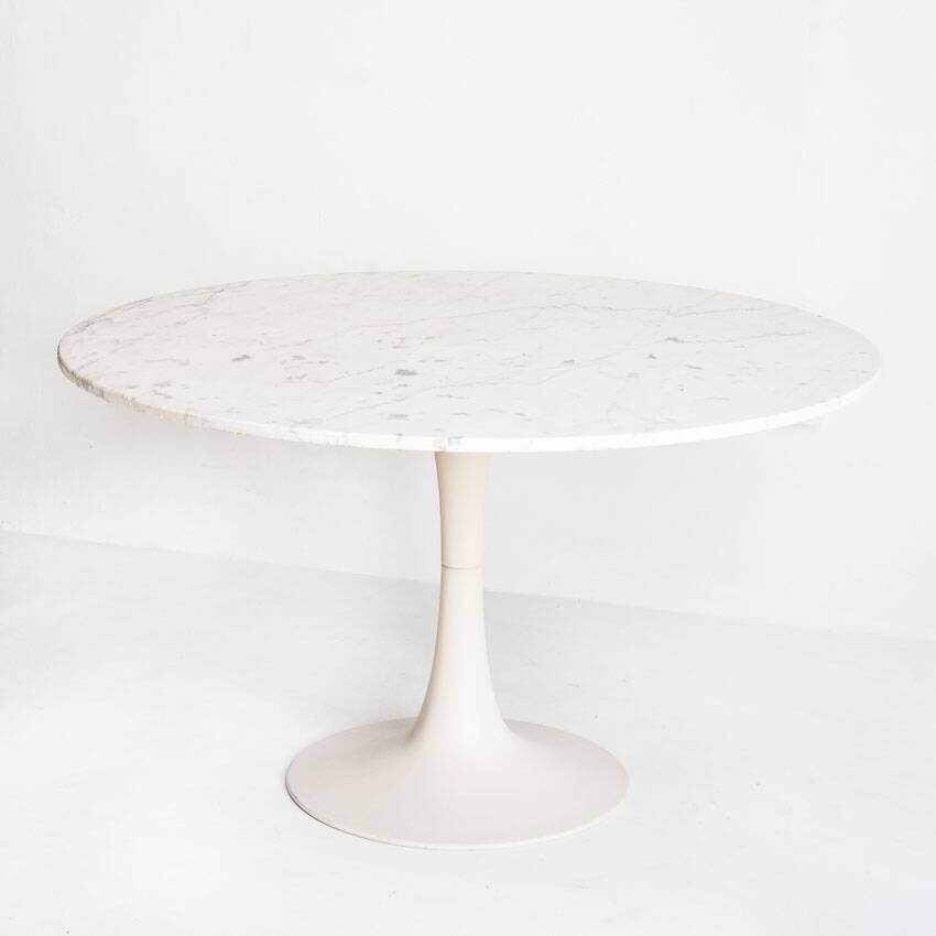 Vintage table with tulip base in white marble and Grosfillex base. France, 1960s