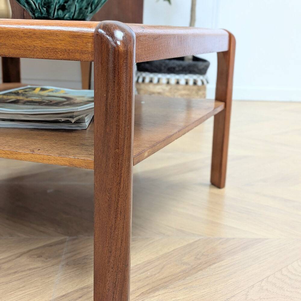 Table basse plateau en verre fumé