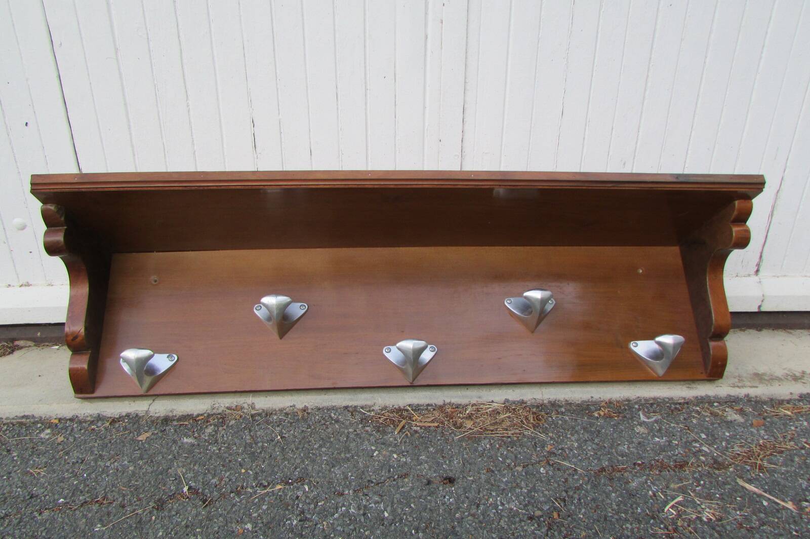Porte manteau mural en bois et aluminium