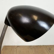 Lampe de table vintage en bakélite marron à col de cygne, années 1950