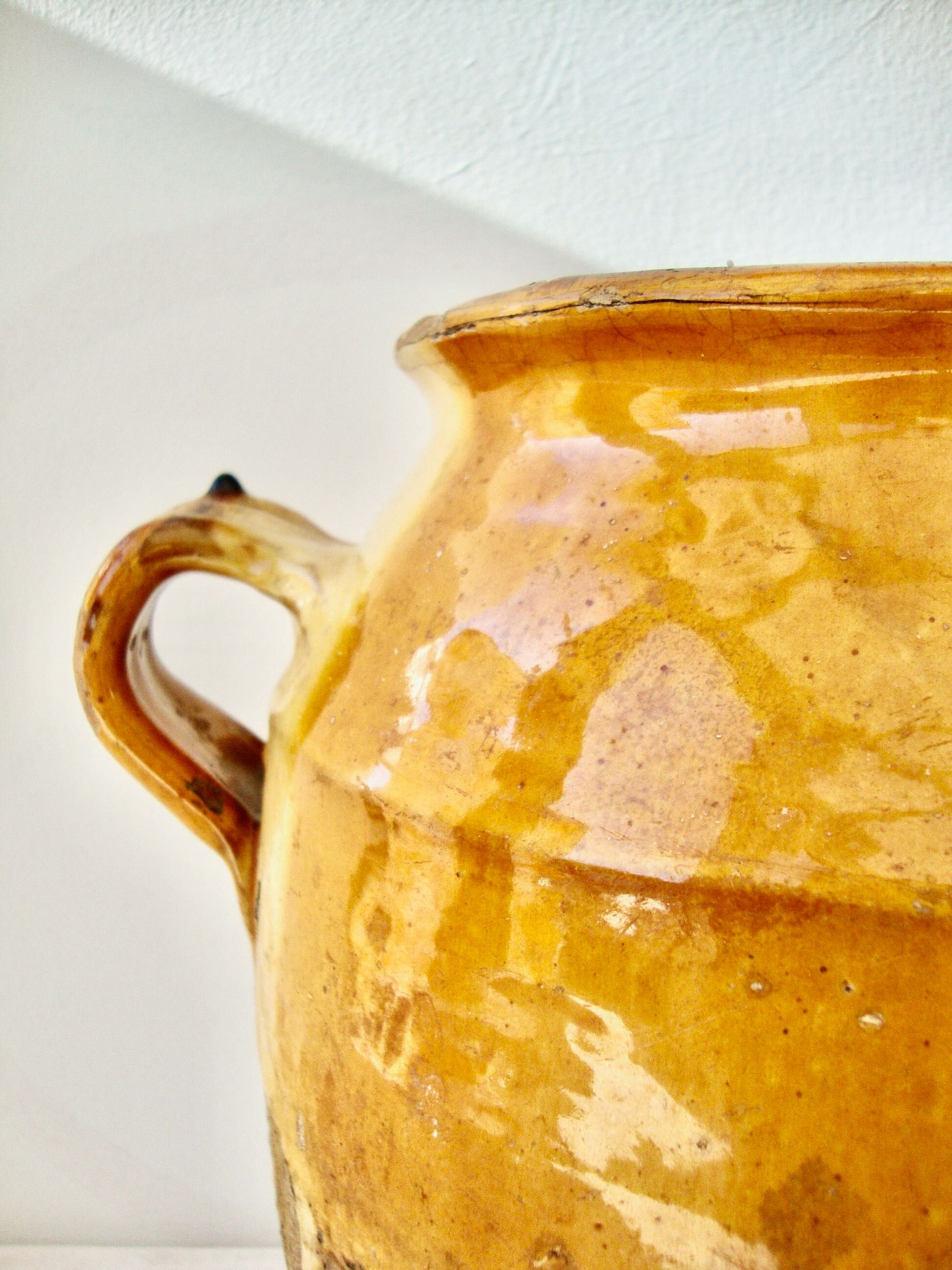 Ancient pot or Provencal jar