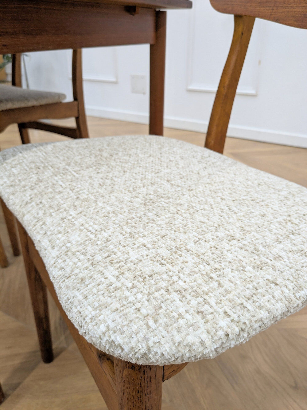 2 Scandinavian chairs
