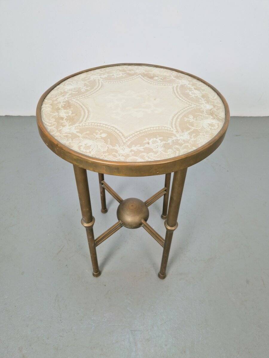 Table d'appoint ronde en cuivre Art Déco par P. Cool, 1933