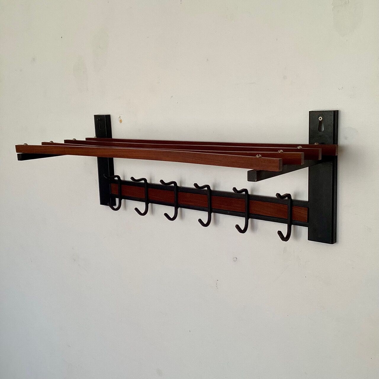 Wall-mounted coat rack