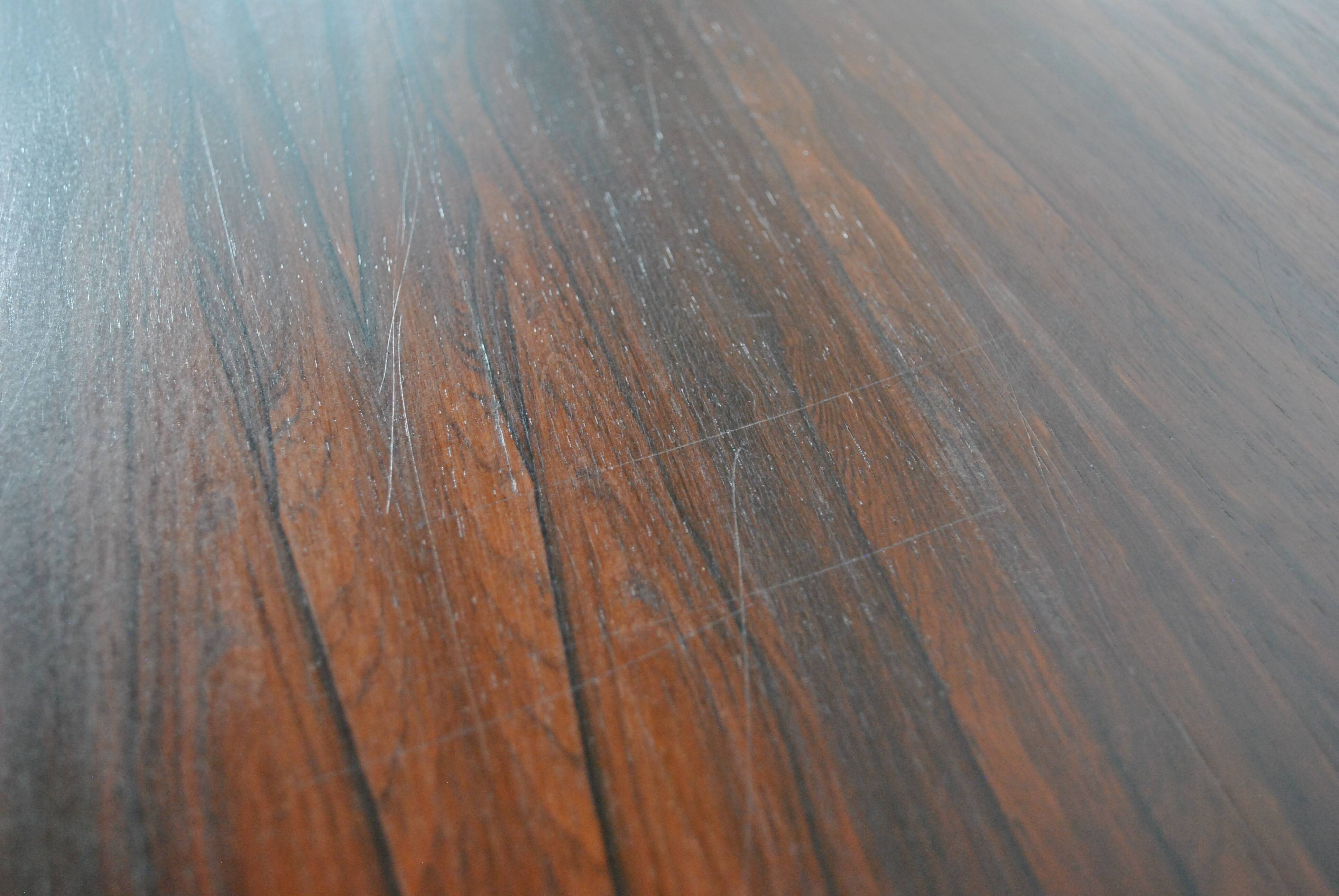 Extendable rosewood dining table year 60