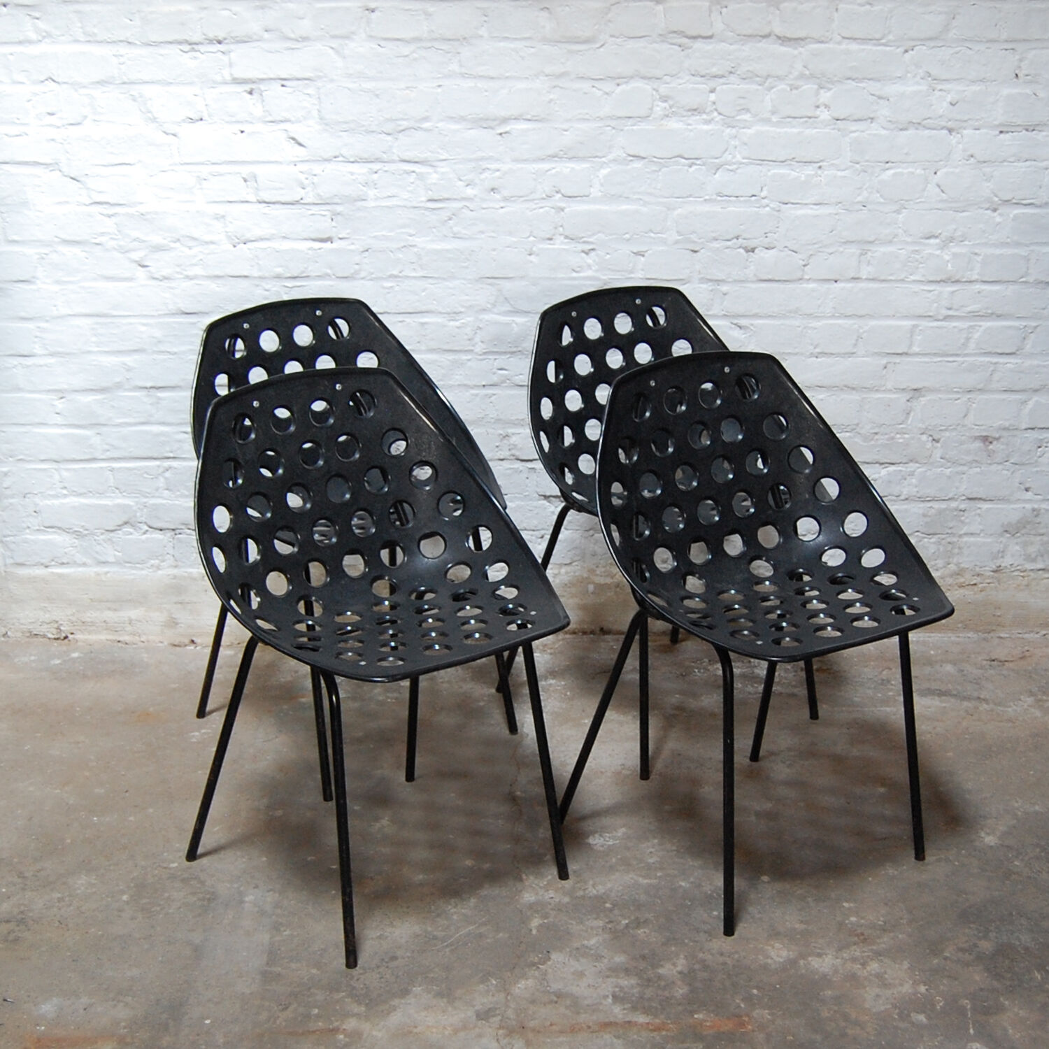 Set of 4 chairs model "Coquillage" by Pierre Guariche for Meurop