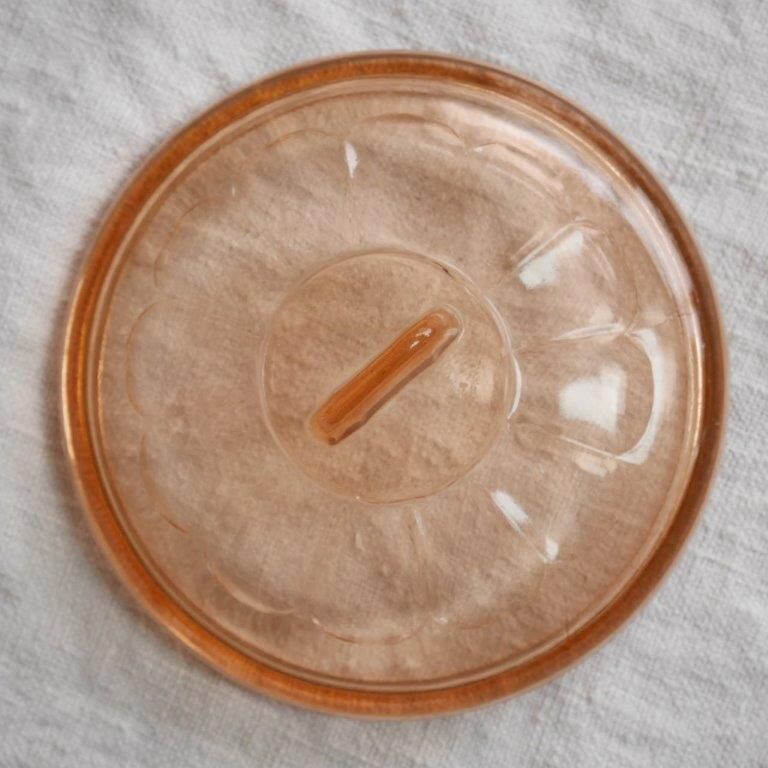 Pink glass box sugar type