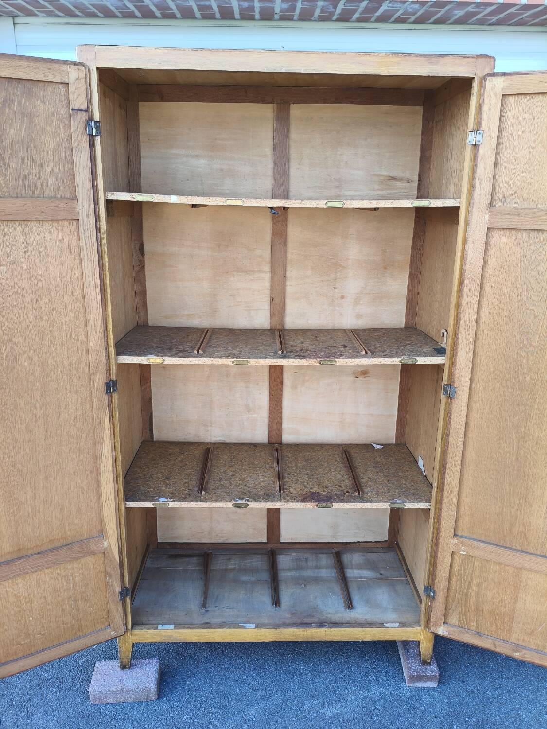 Armoire parisienne vintage