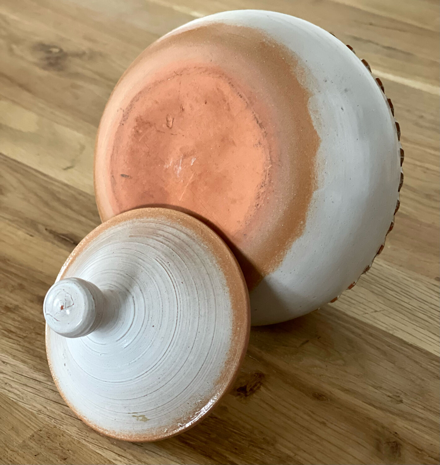 Glazed stoneware bonbonnière