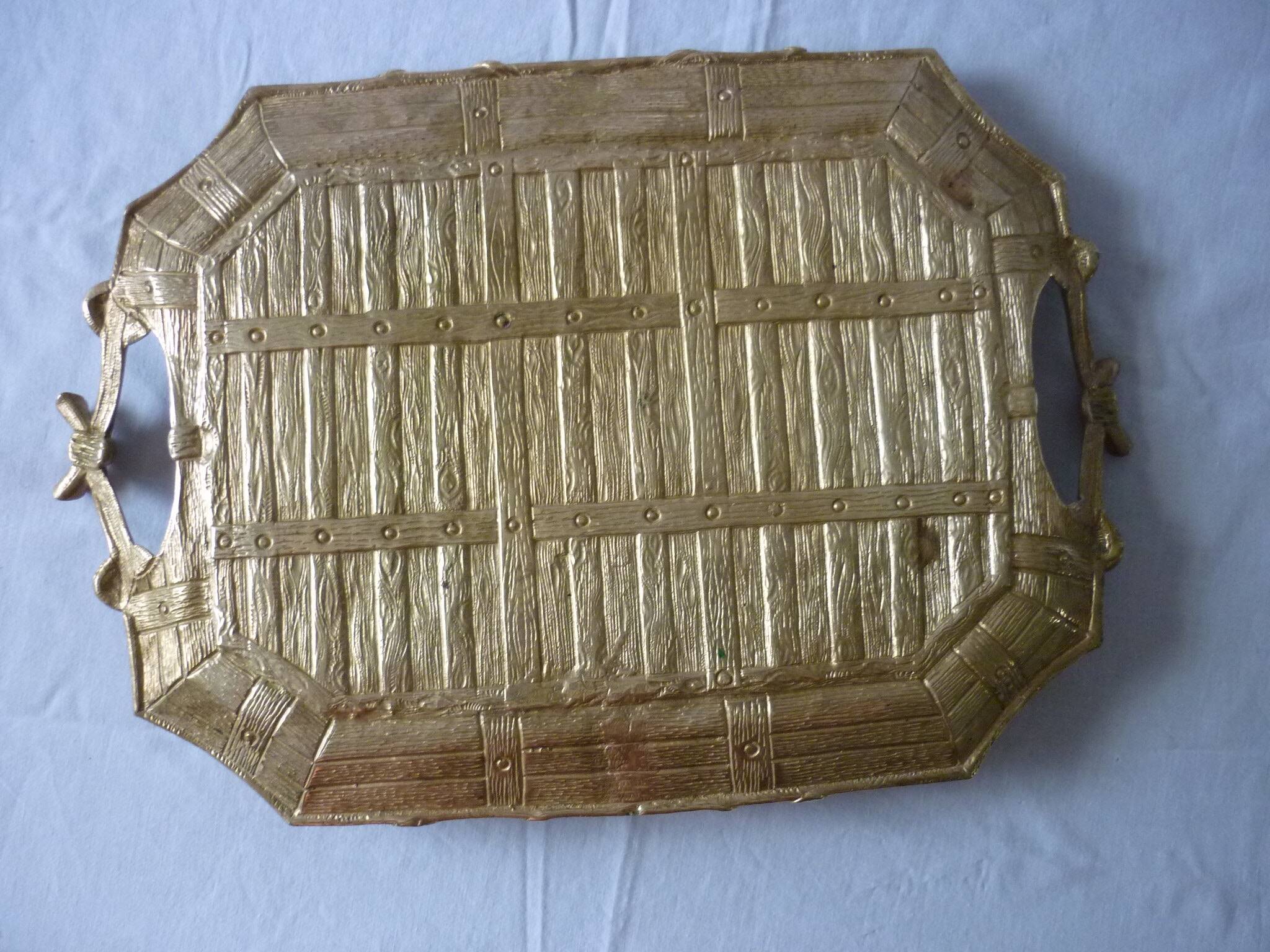 Bronze tray, 33 cm
