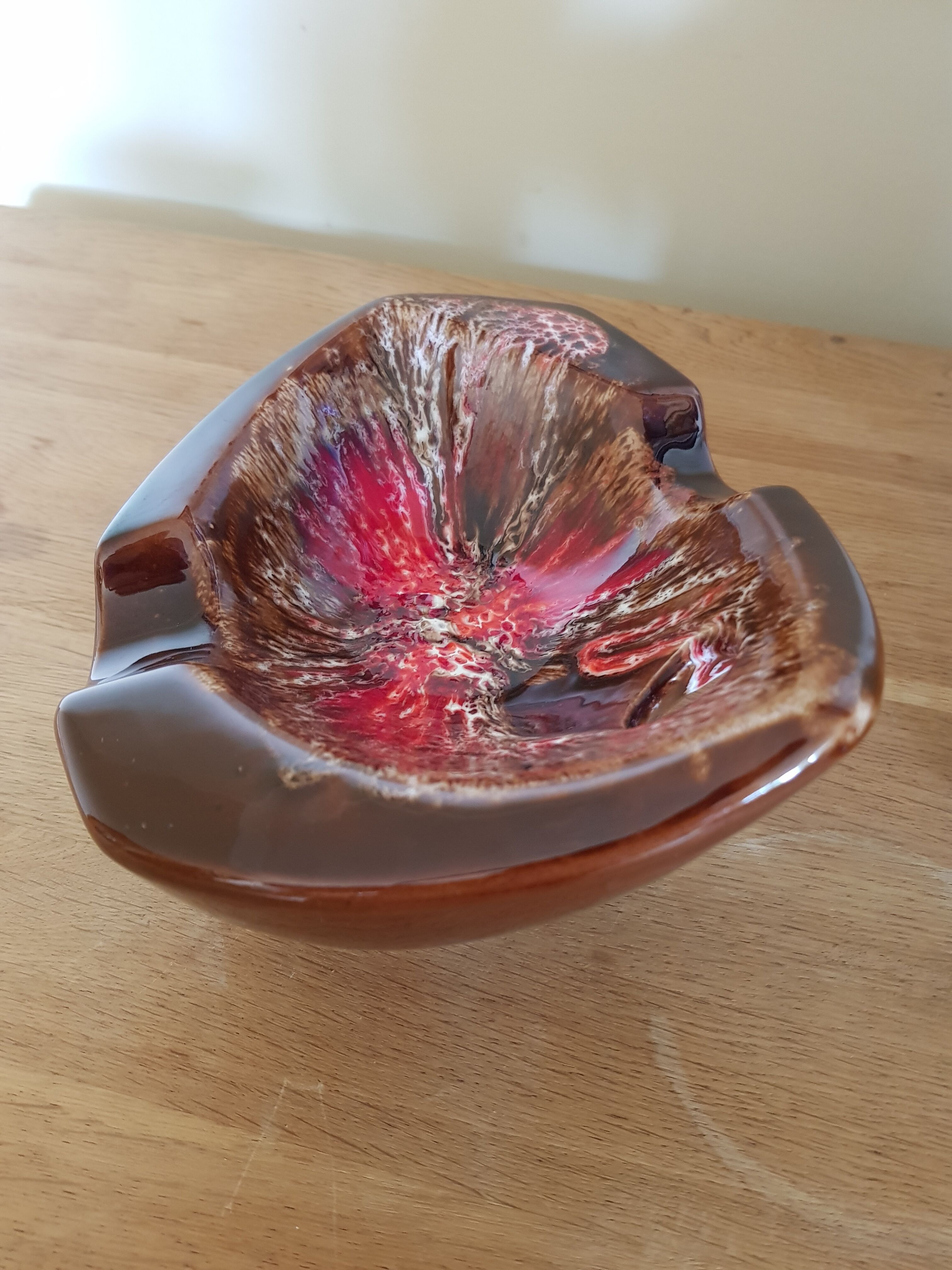 Decorative ceramic ashtray with empty pocket from Vallauris Vintage