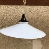 Suspension ancienne opaline blanc années 70