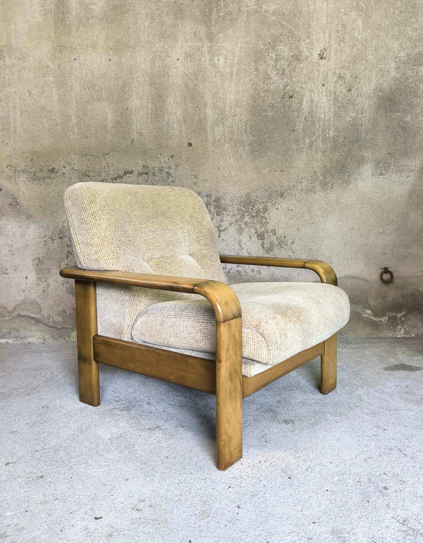 Fauteuil vintage en bois et laine