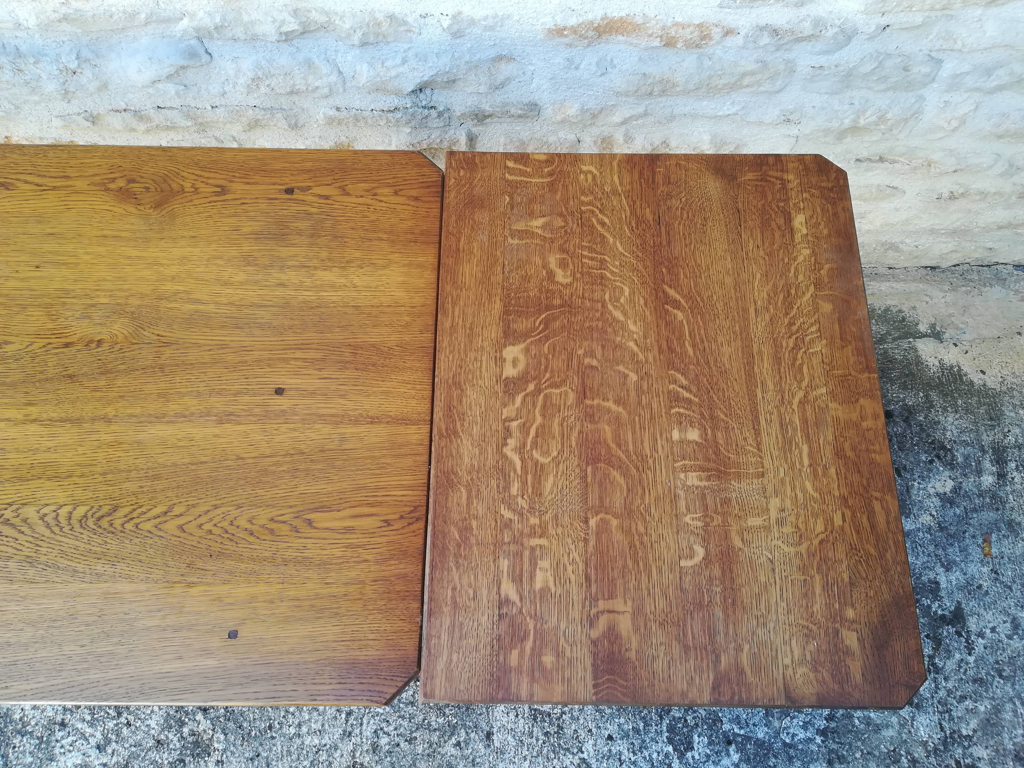 Oak table with two extensions