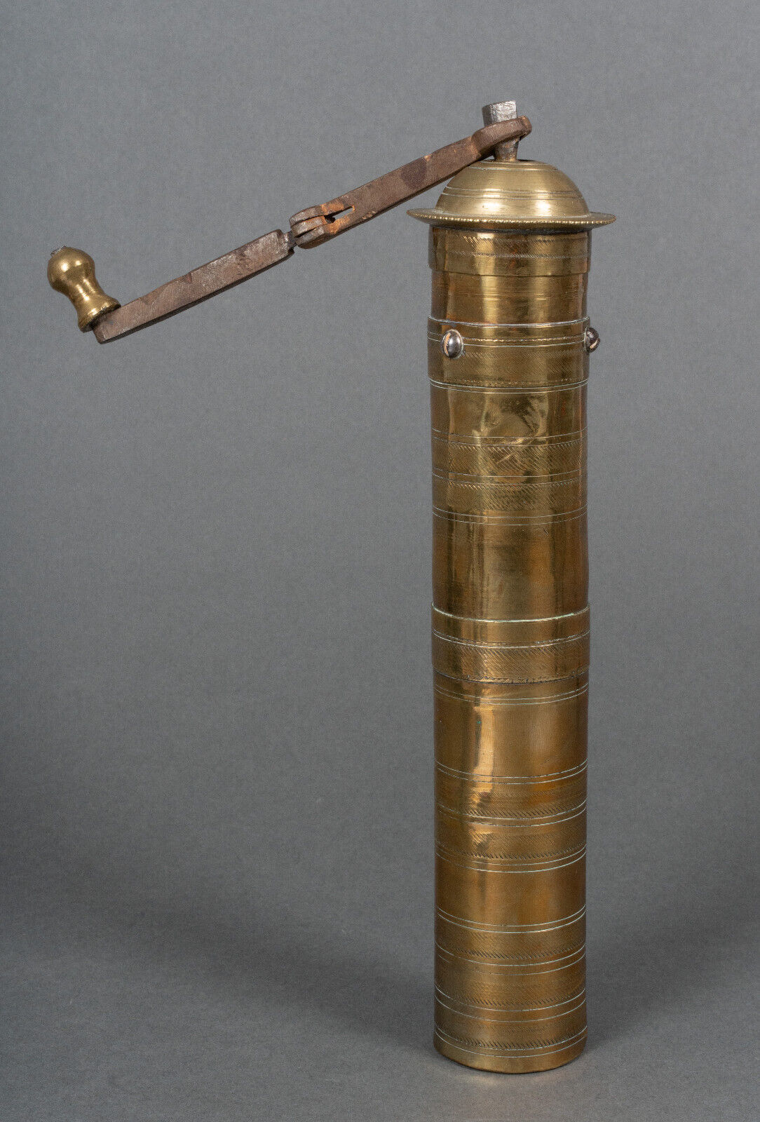 Large nineteenth pepper mill Nurtsengul Istanbul