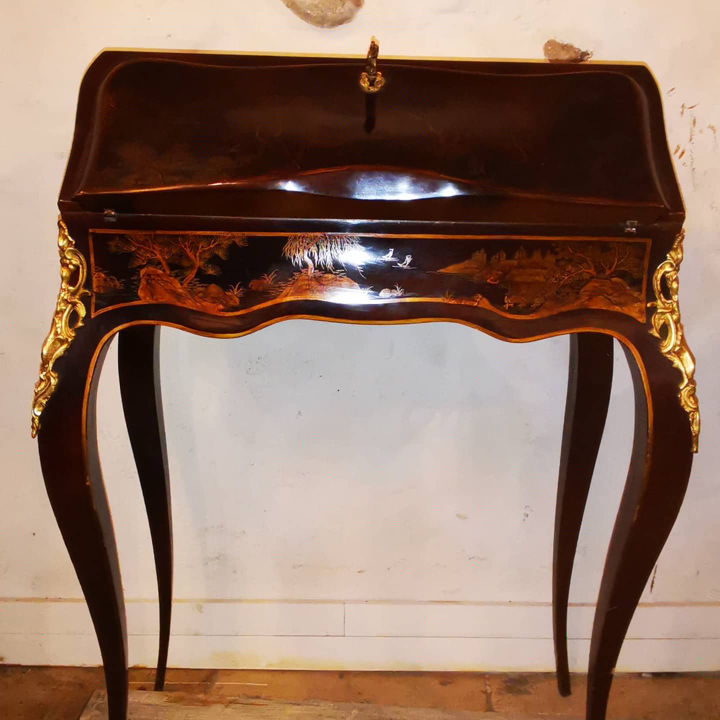 Small secret office in China's lask