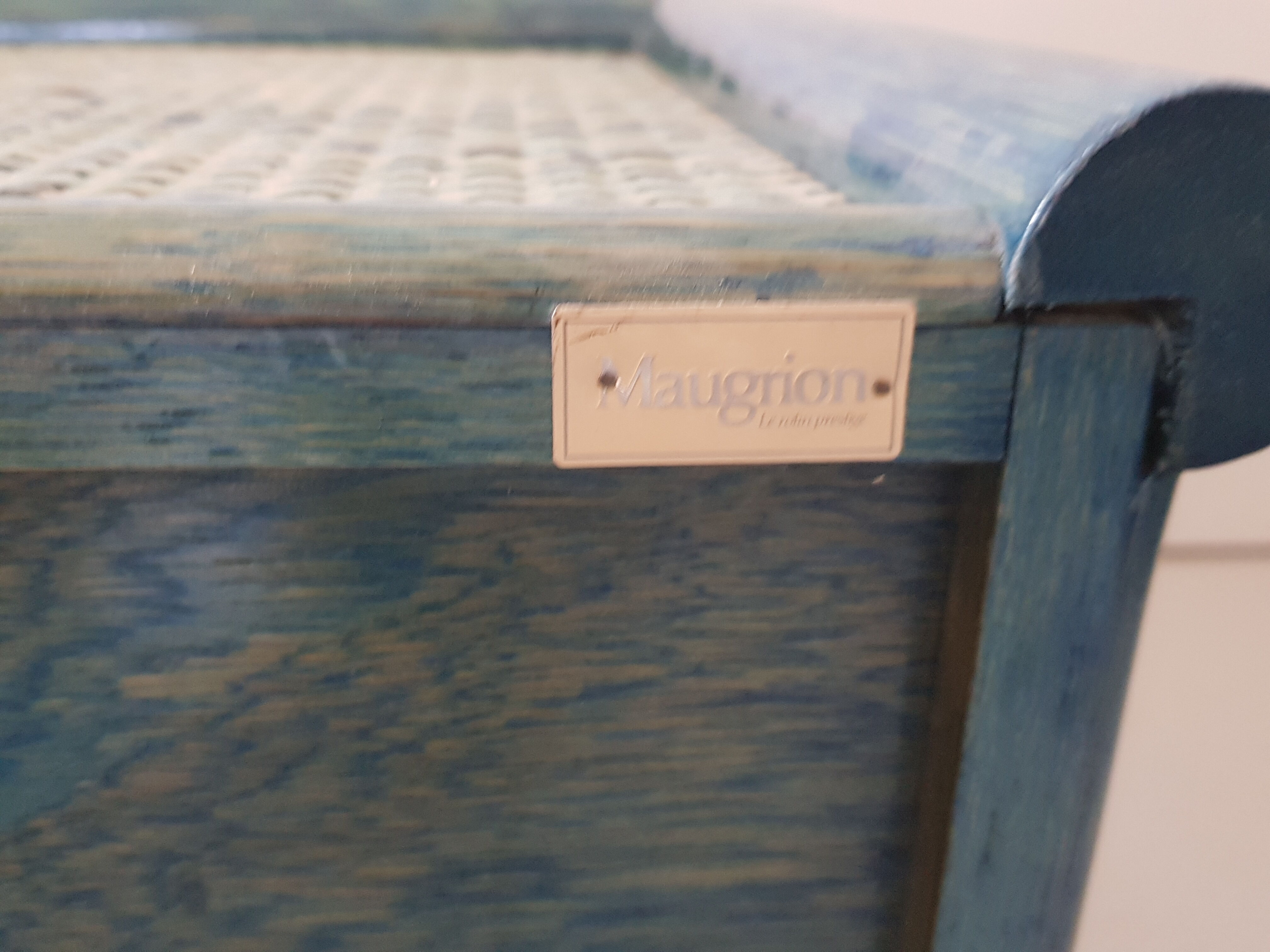 Bed roche bobois design maugrion to associate with the two bedside tables and the chest of drawers