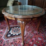 Retro living room round table