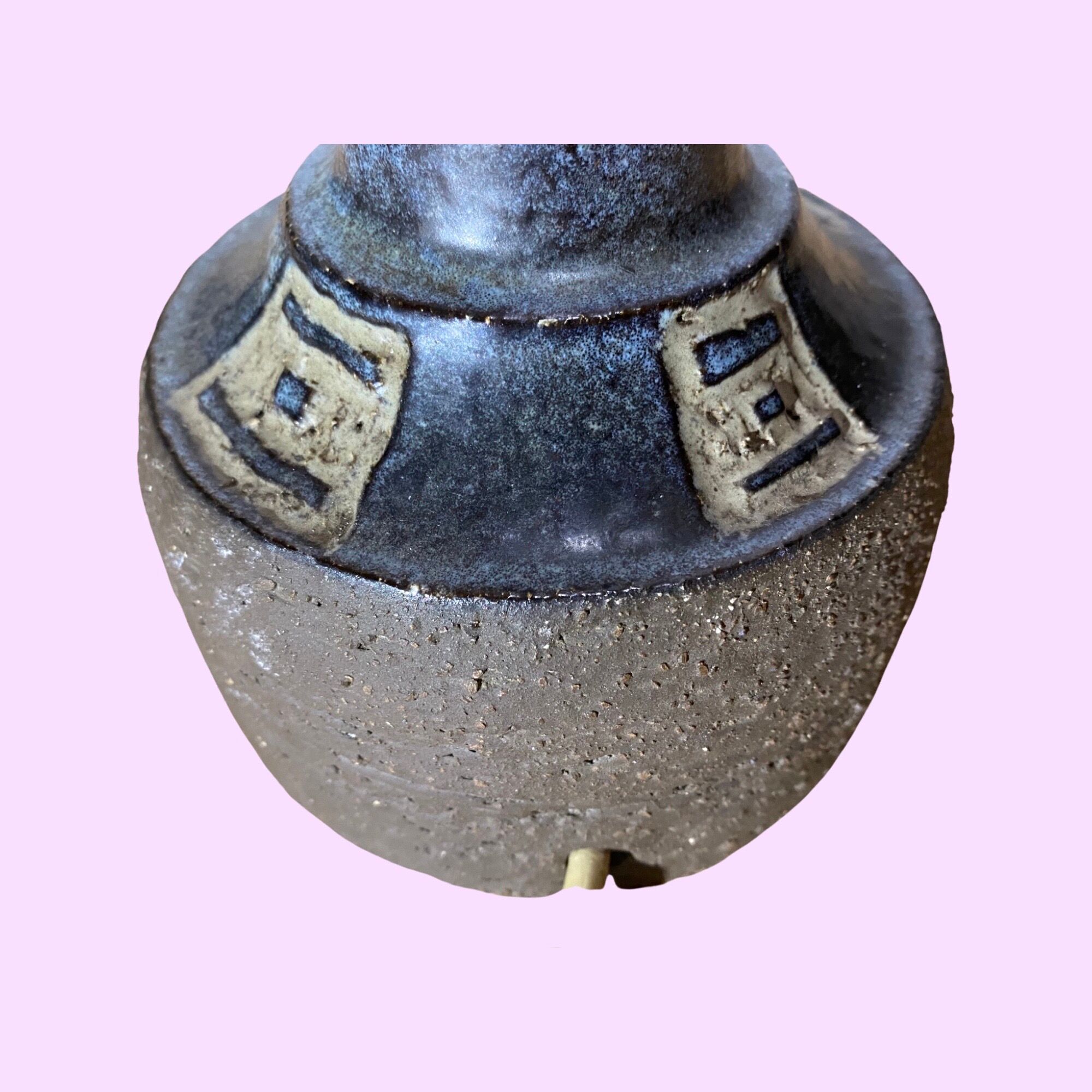 Vintage brass leaves lamp with black base and red shade | mid century brass design lamp | gold color