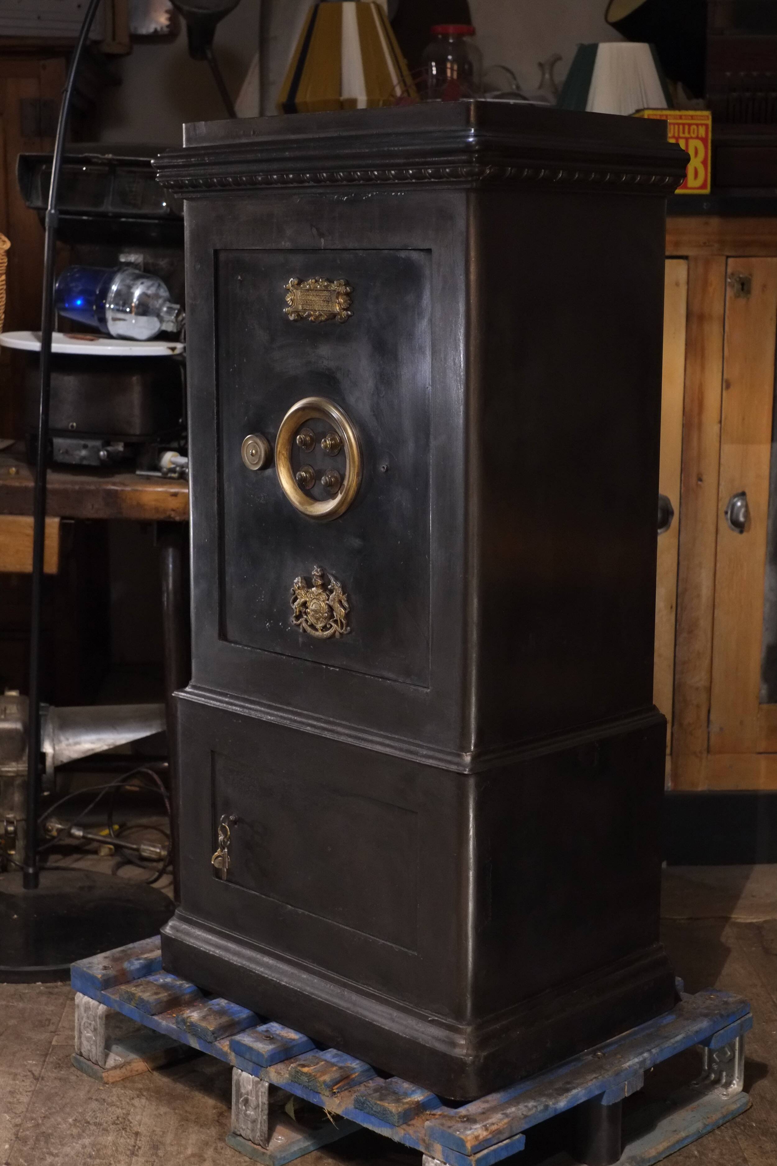 Bauche safe from the Napoleonic III era.