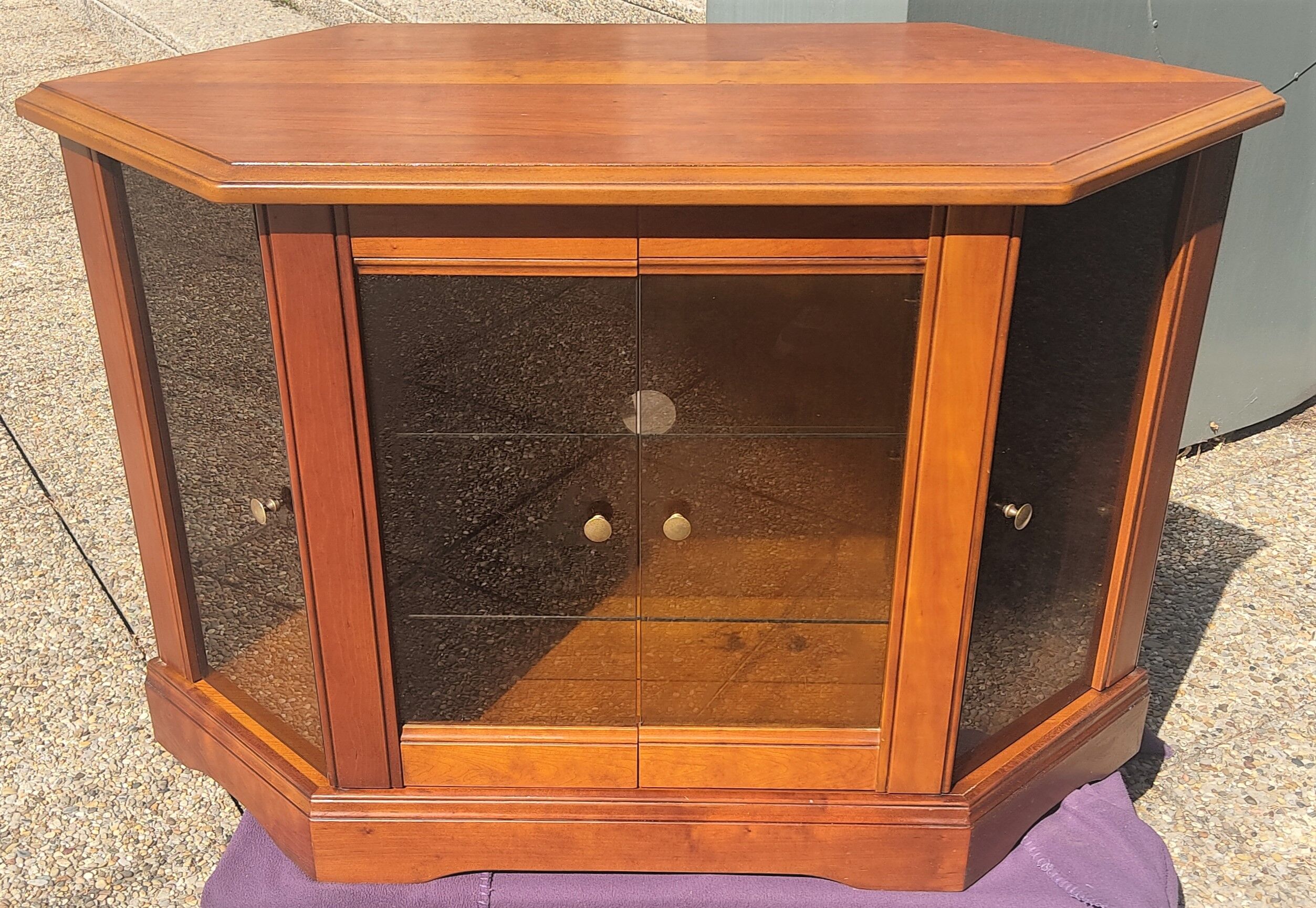 Showcase furniture, signed Ernest Ménard, Cherry, 4 glass shelving doors, Diamond shape
