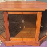 Meuble Vitrine, signé Ernest Ménard, Merisier, 4 portes de rayonnage vitrées, Forme losange