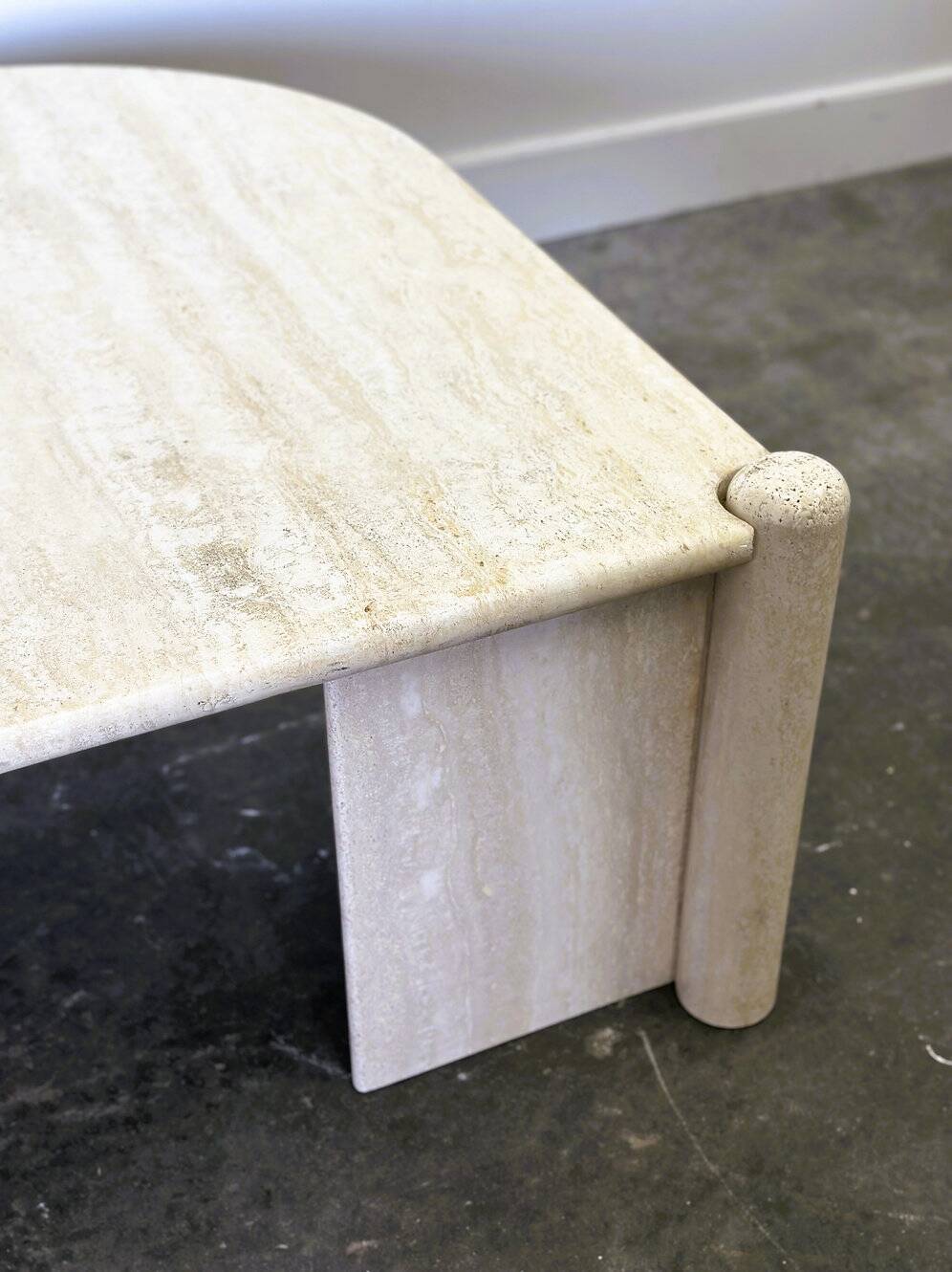 Vintage eye-shaped travertine marble coffee table, 1980s France