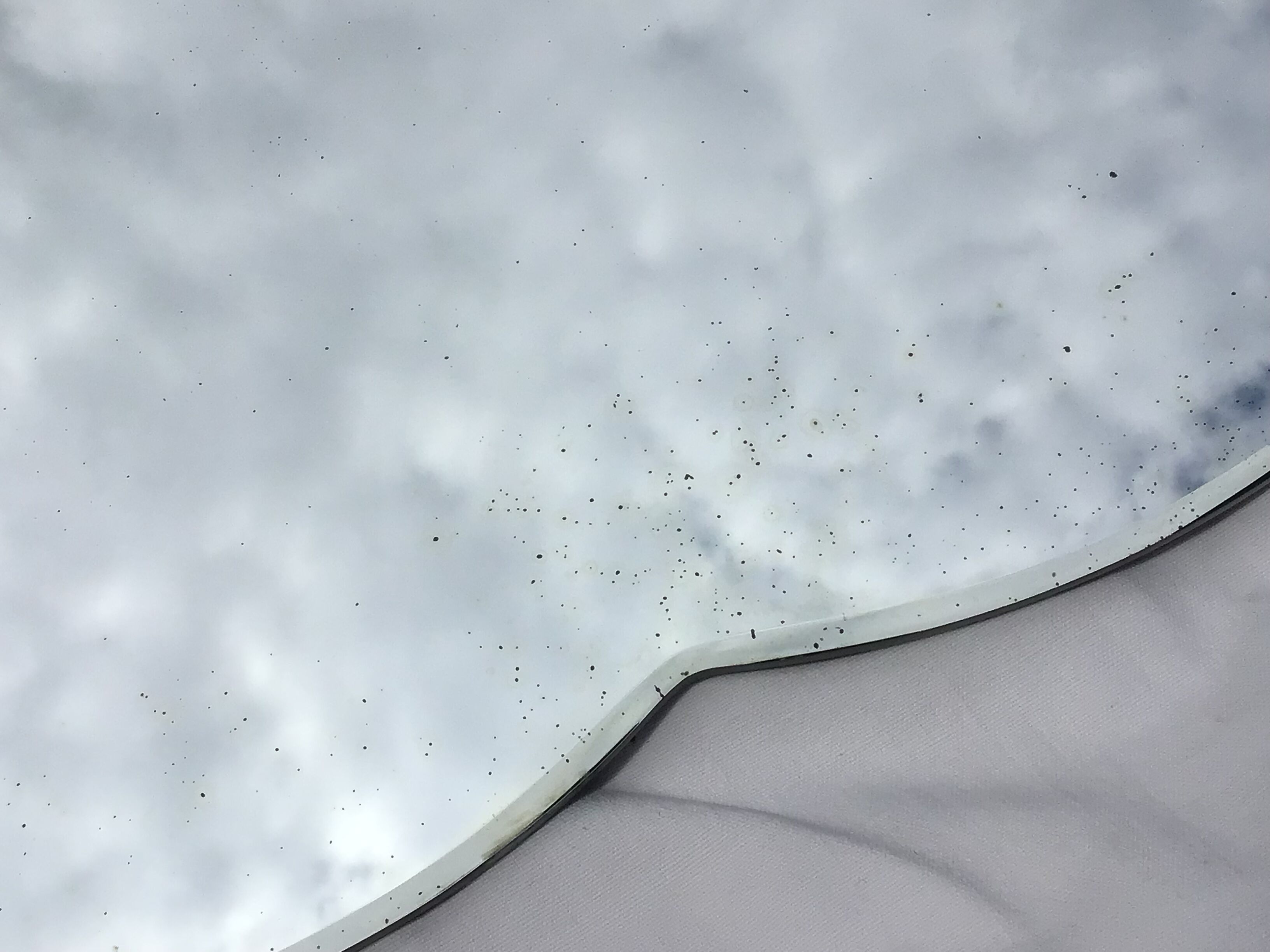 Beveled mirror braces 72cmx59cm