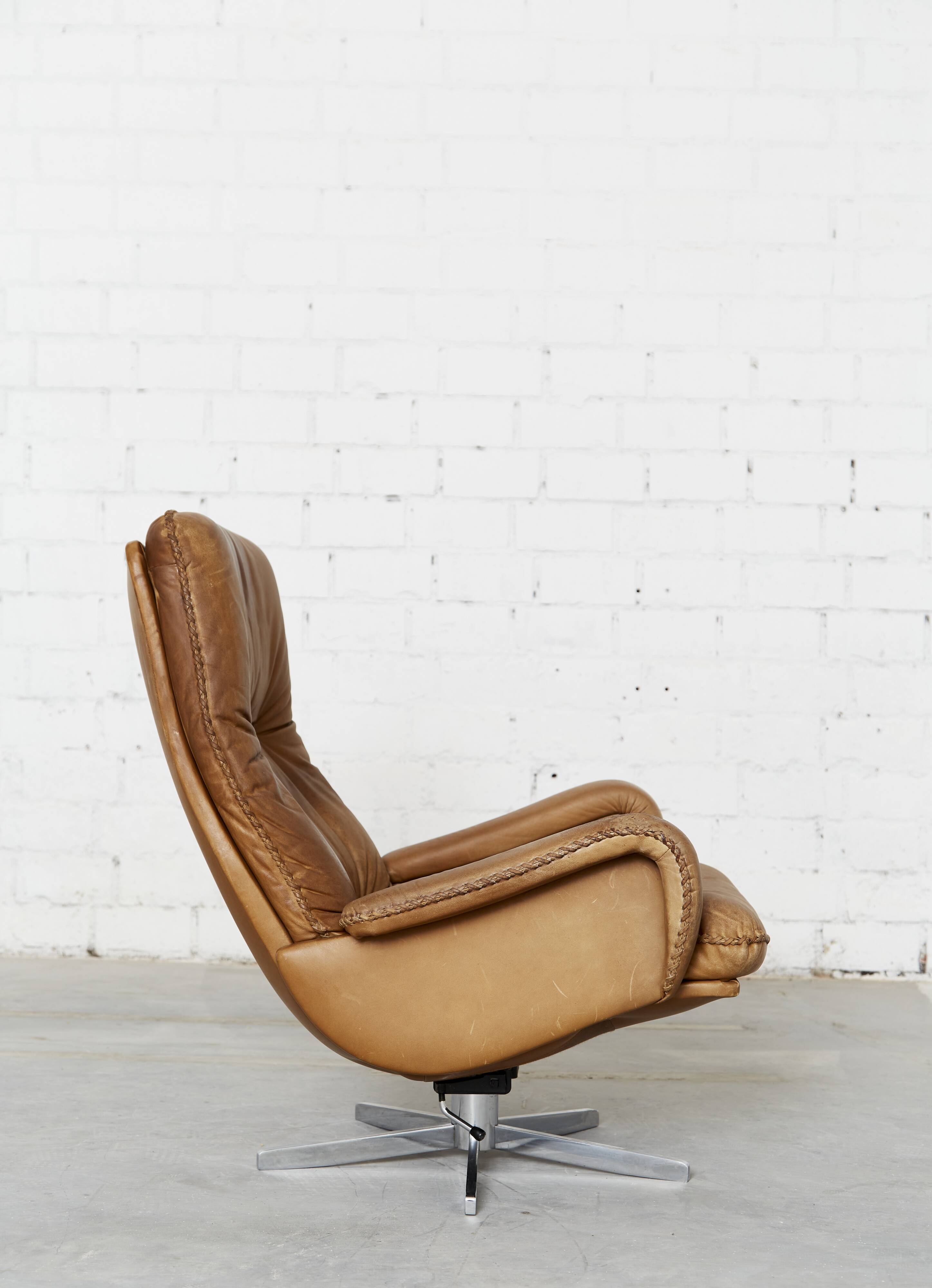S231 James Bond Swivel Armchair from de Sede, 1960s