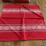 Tablecloth and 12 towels. Vintage