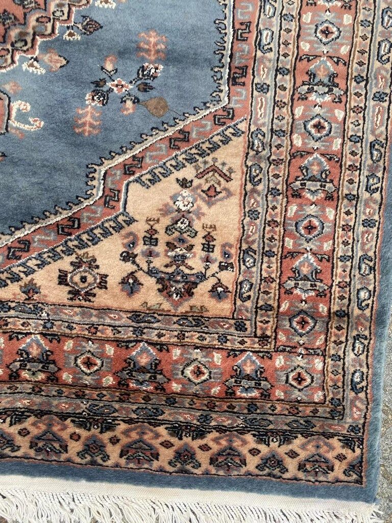 Vintage Pakistani carpet 193x129 cm