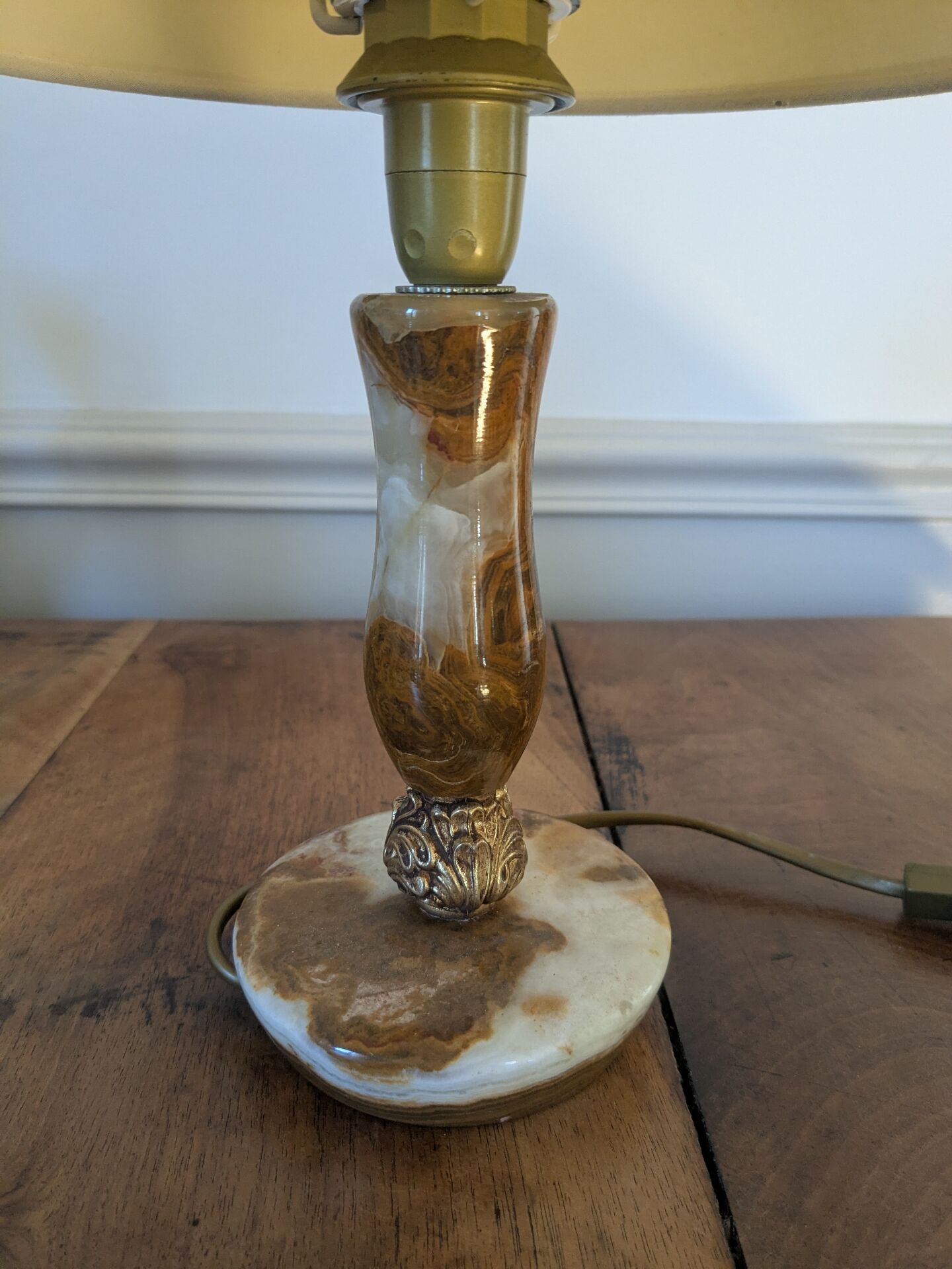 Lampe vintage en onyx et laiton