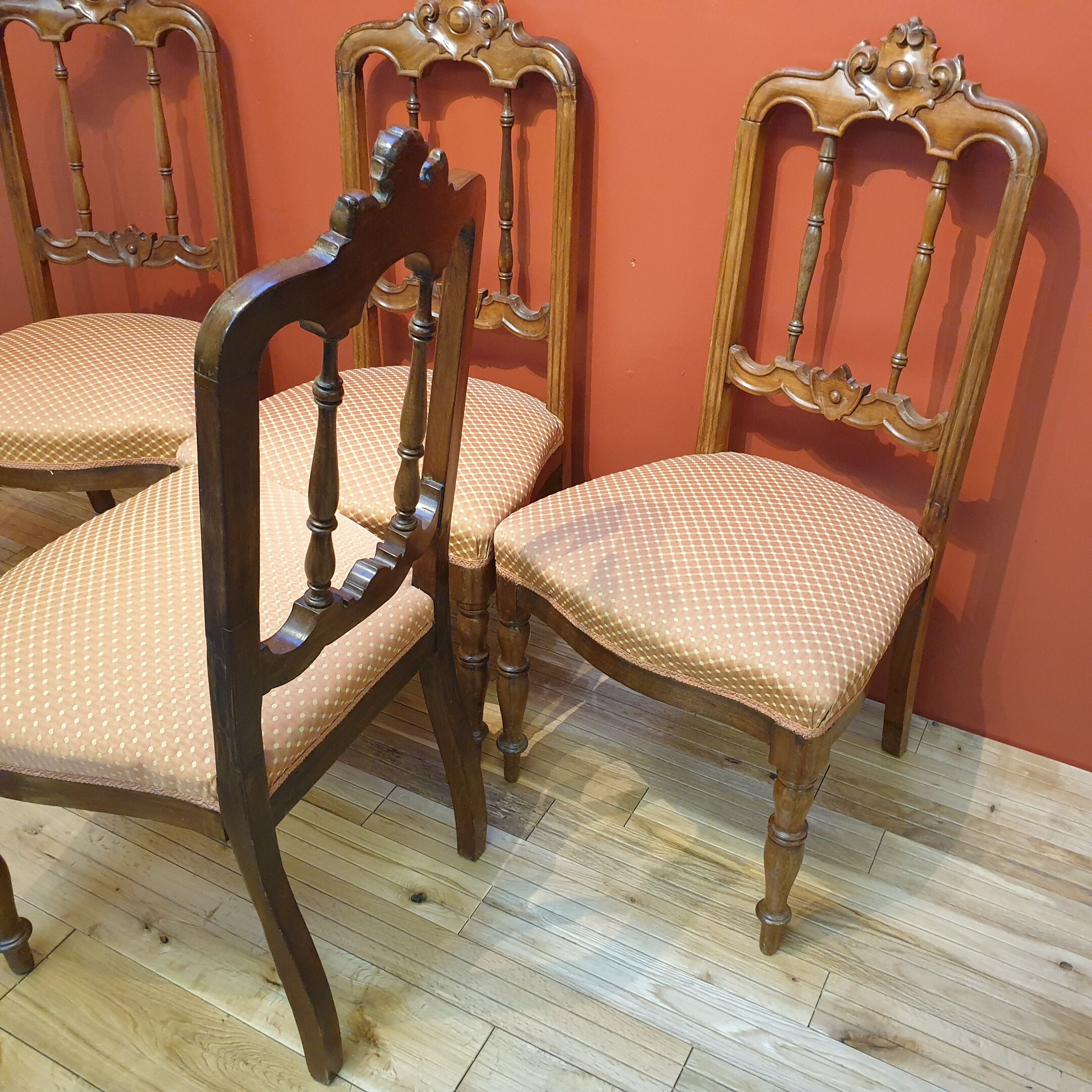 Set of 6 Victorial Walnut Dining Chairs