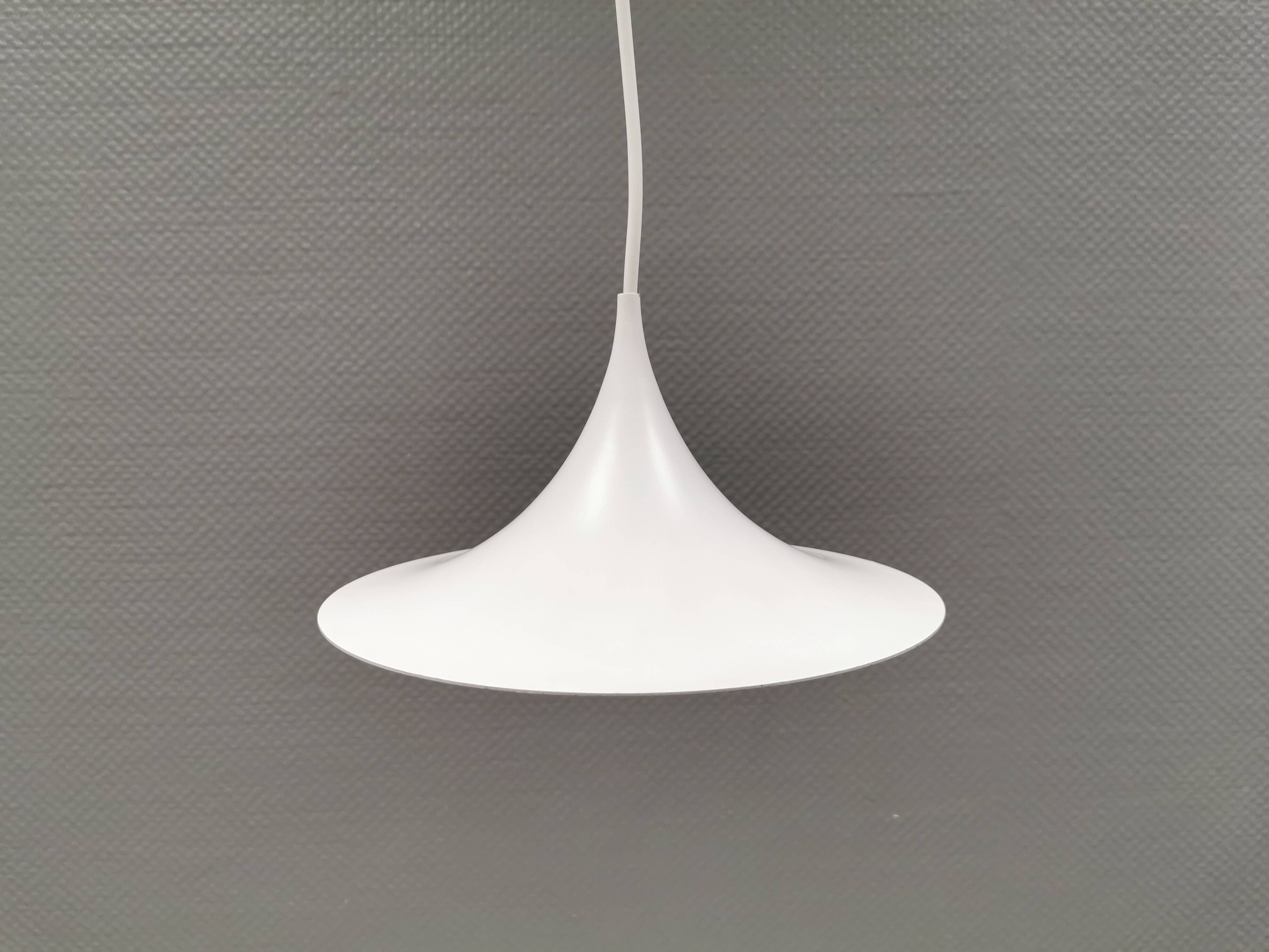 Small slim hanging lamp model Semi.