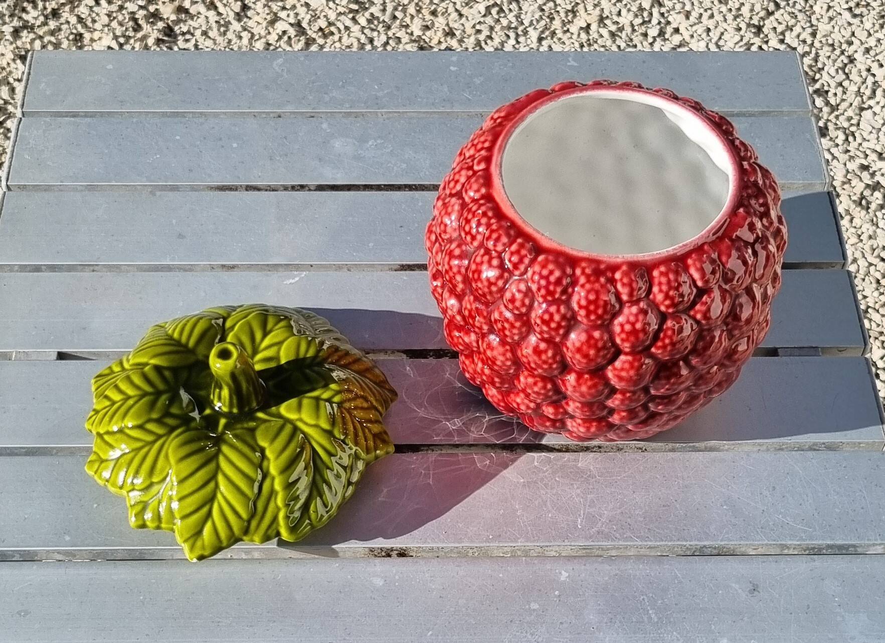Raspberry slip pot