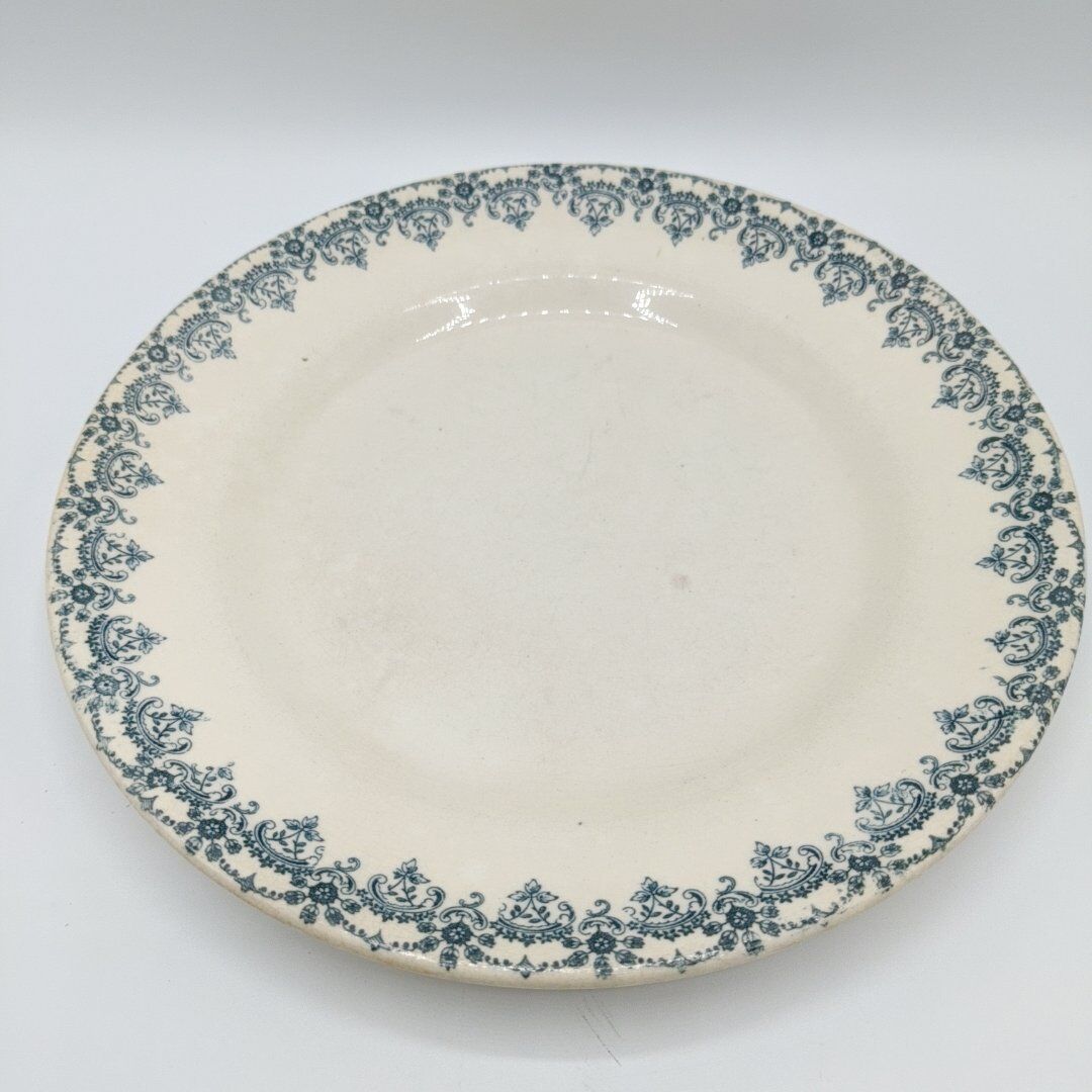 Flat plates in faience Land of Fer Choisy Le Roi, year 50, dark blue décor