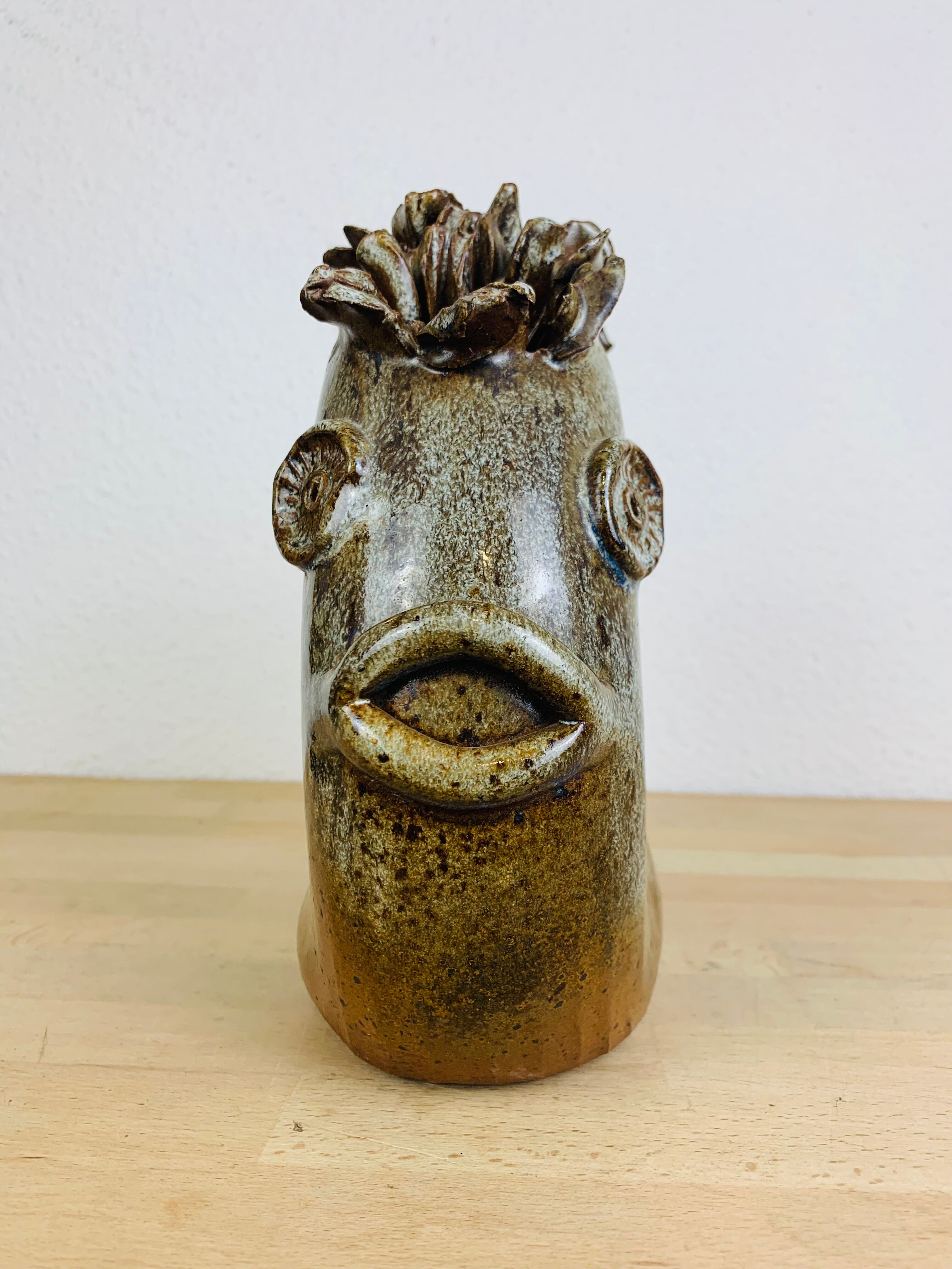 Vase stings zoomorphic flowers by Alexandre Kostanda, ceramic fish